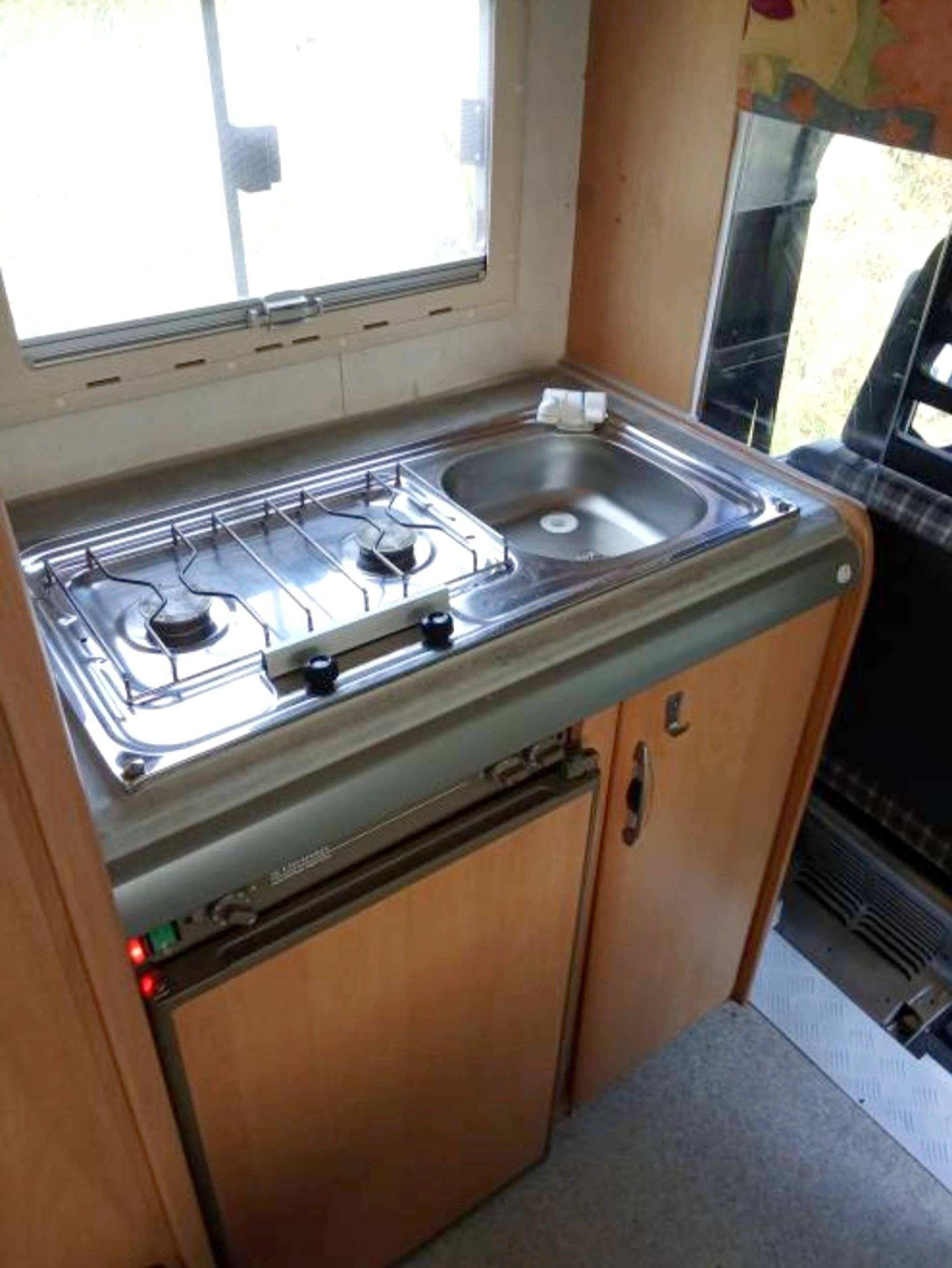 Kitchen Fiat Ducato 1.9 - Yescapa
