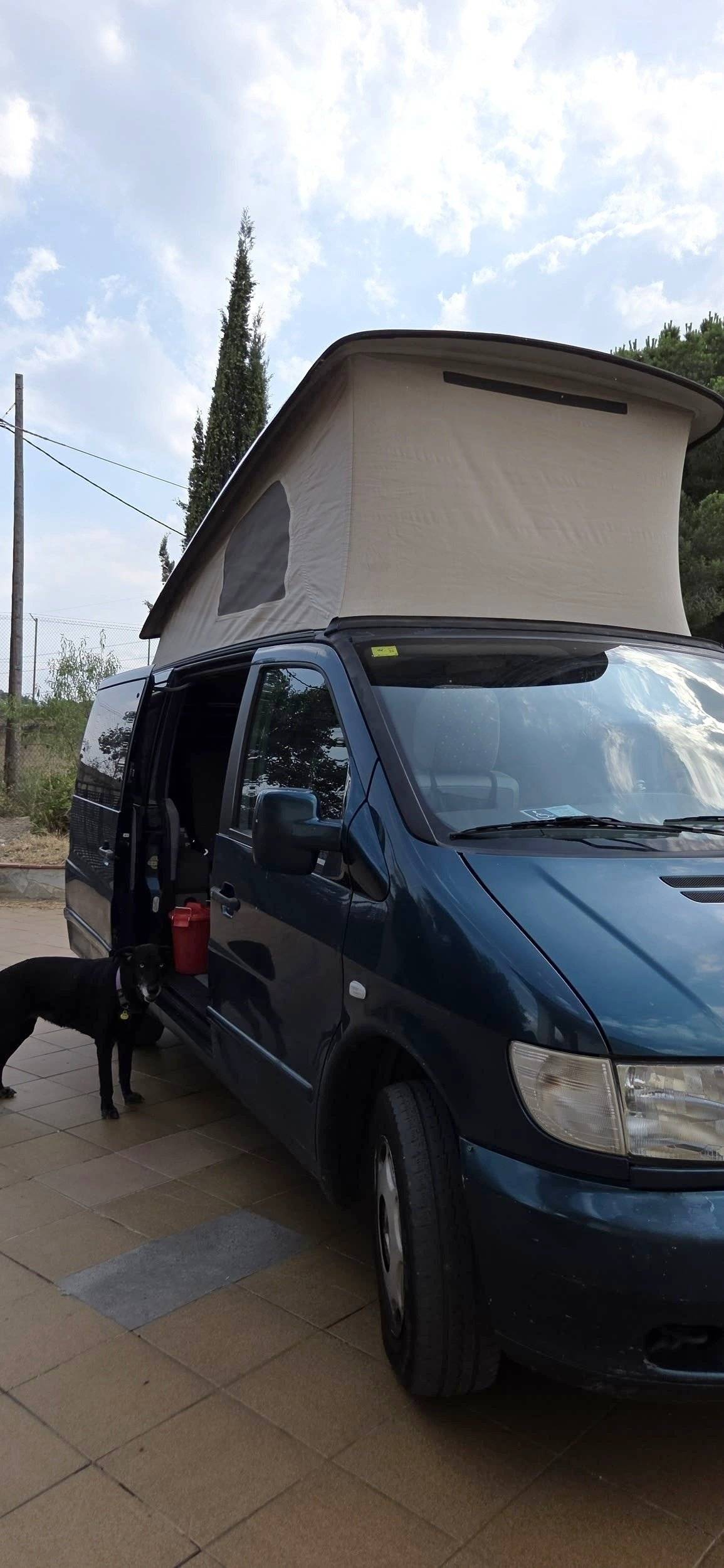 Voorkant 3/4 Mercedes Vito 112 cdi - Yescapa