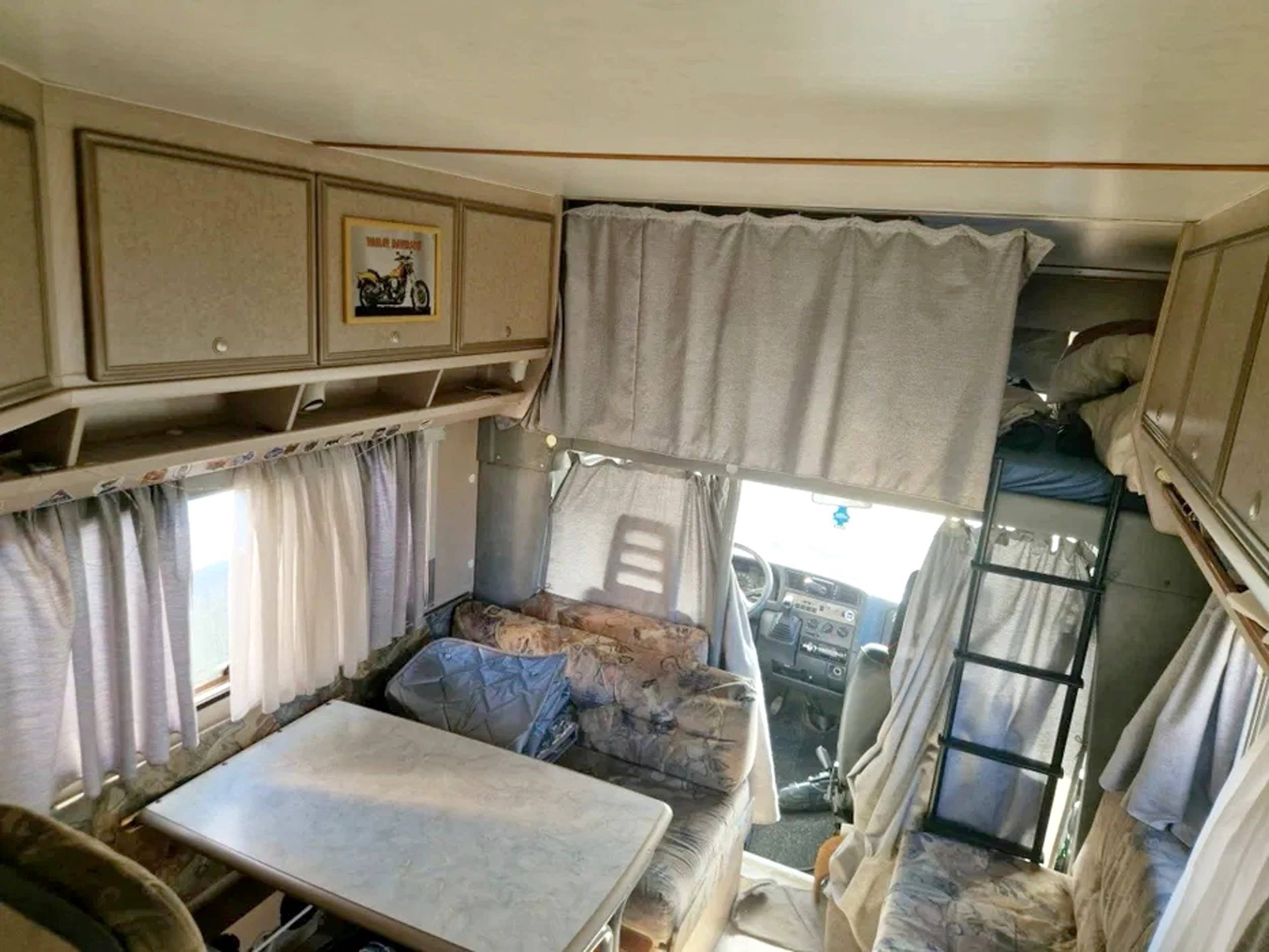 Menjador Fiat Ducato 2 l 115 ch - Yescapa