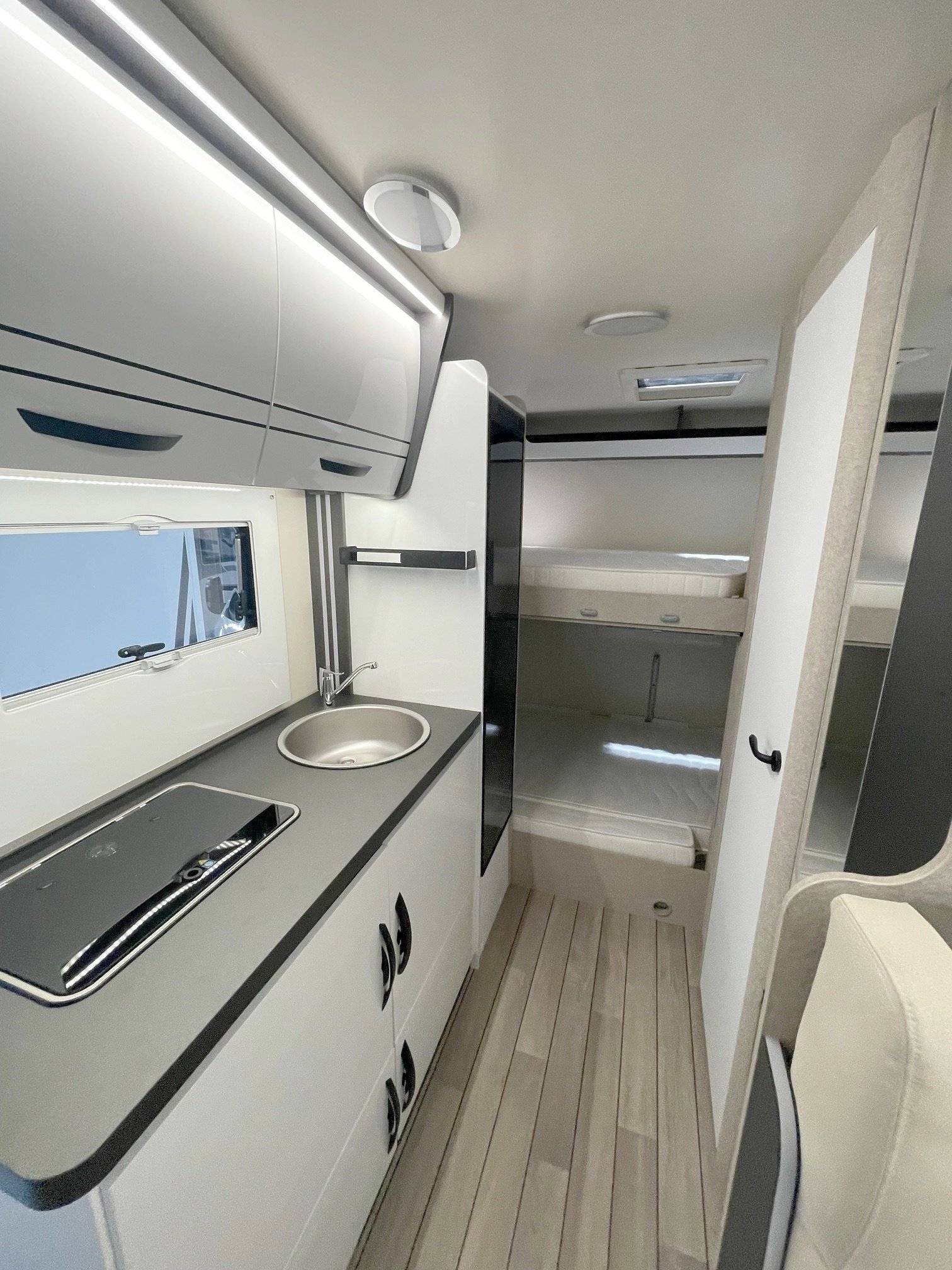 Kitchenette Ford ford transit - Yescapa
