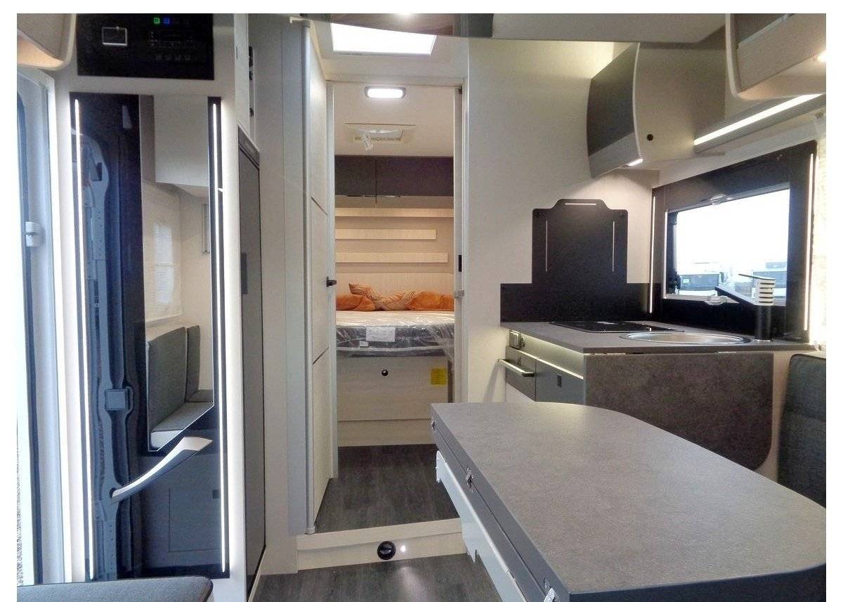 Challenger 328 Graphite Premium