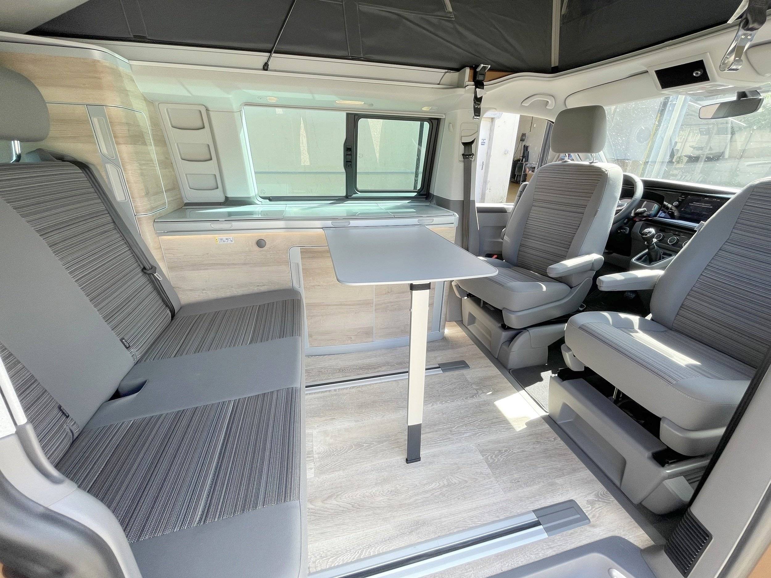 Coin repas Volkswagen California Ocean T6 150Ch - Yescapa