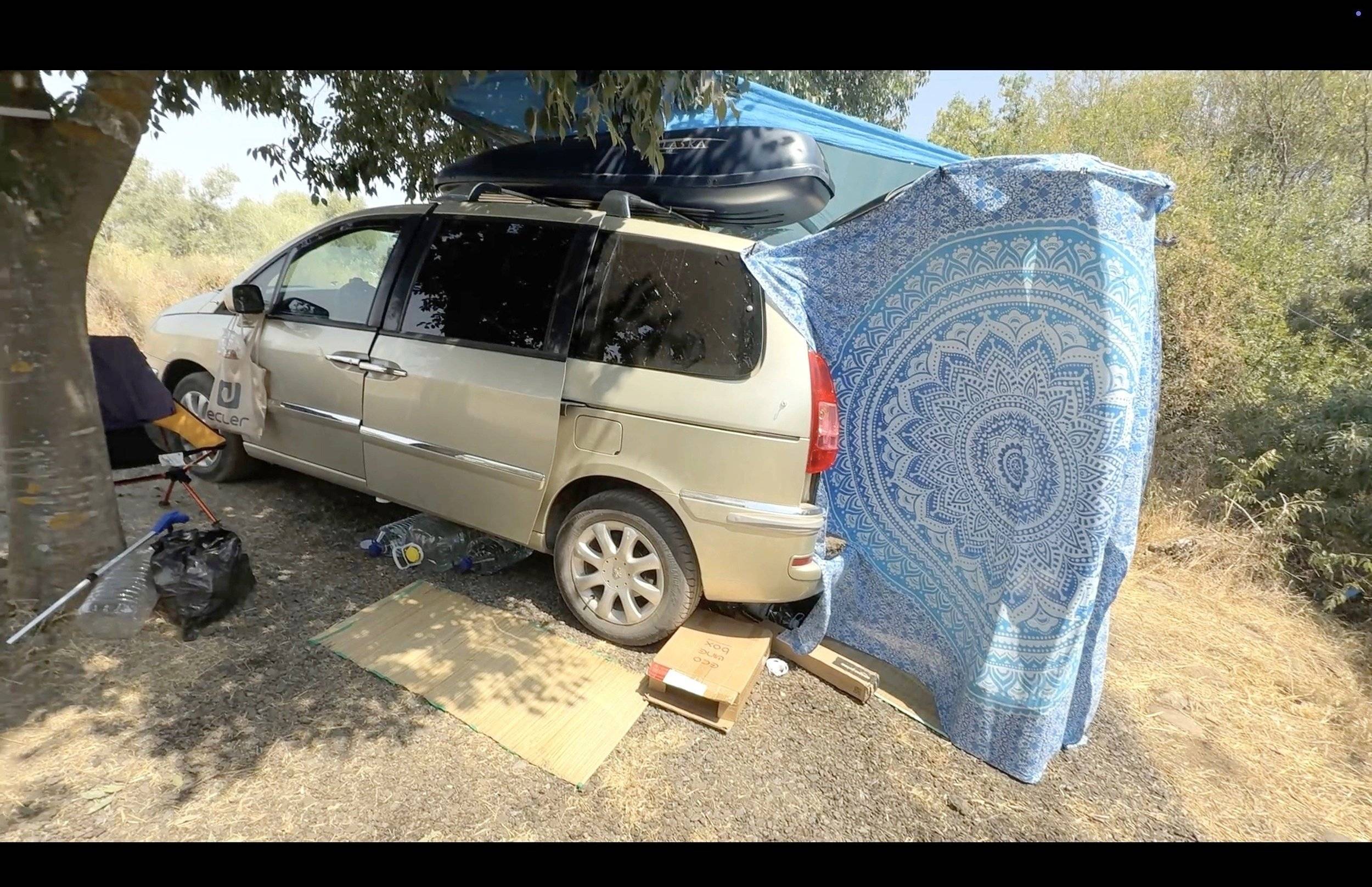 Vista del vehículo ángulo delantero PSA 2L 16 V 143 HP - Yescapa