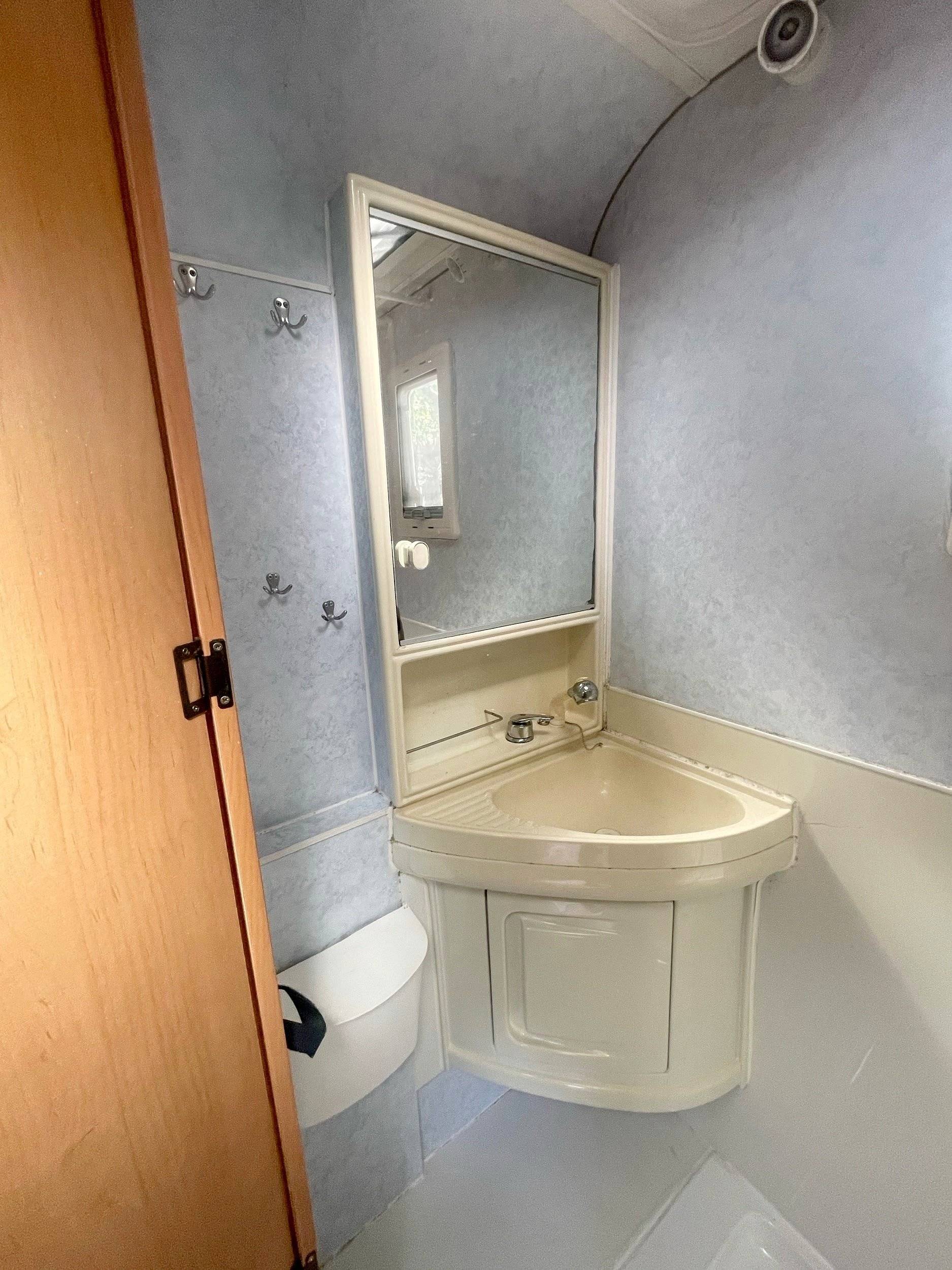 Berth Mercedes spinter  316 CDI - Yescapa