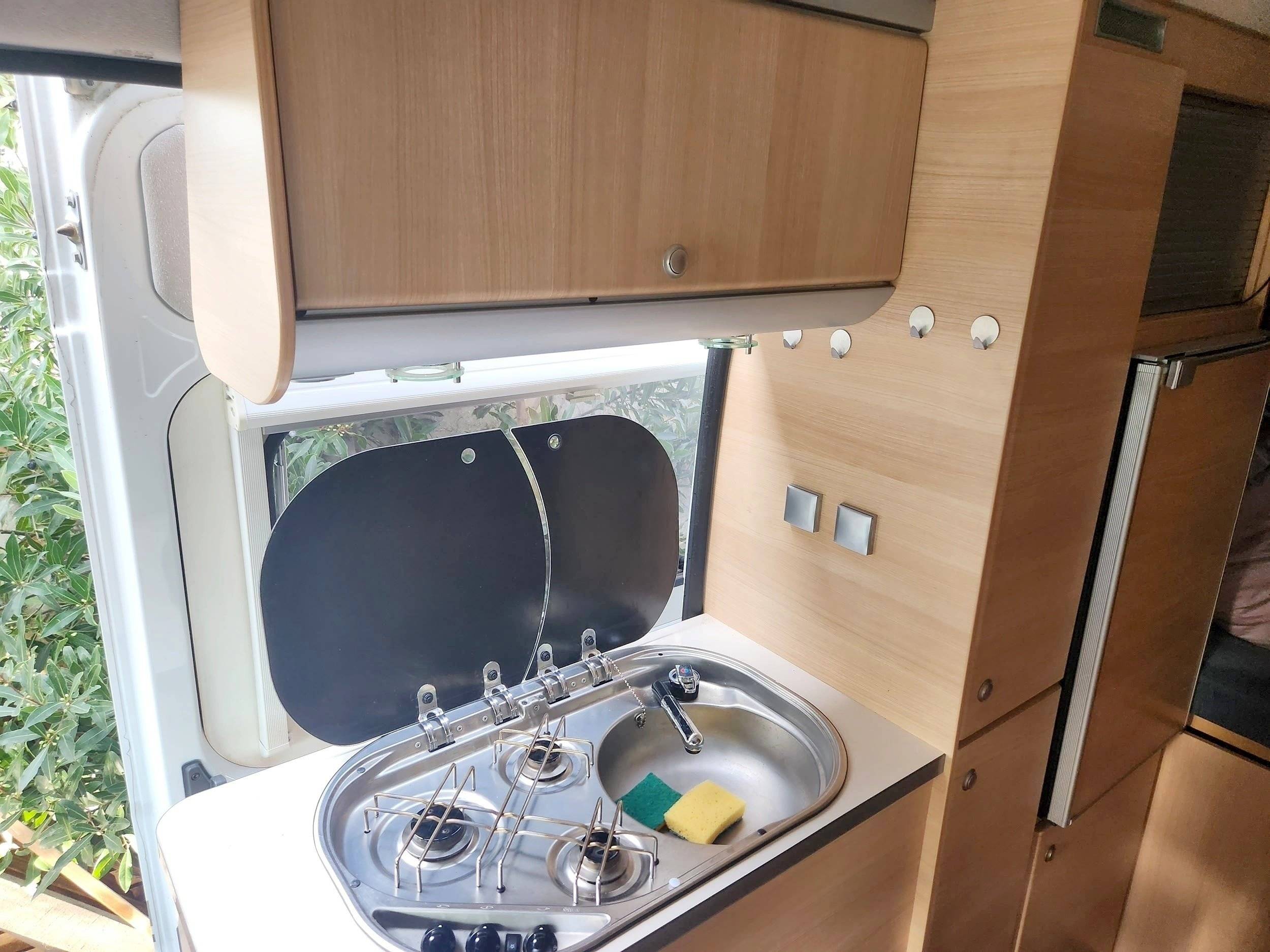 Kitchen Fiat Ducato 2,2 l Multijet 130 ch. - Yescapa