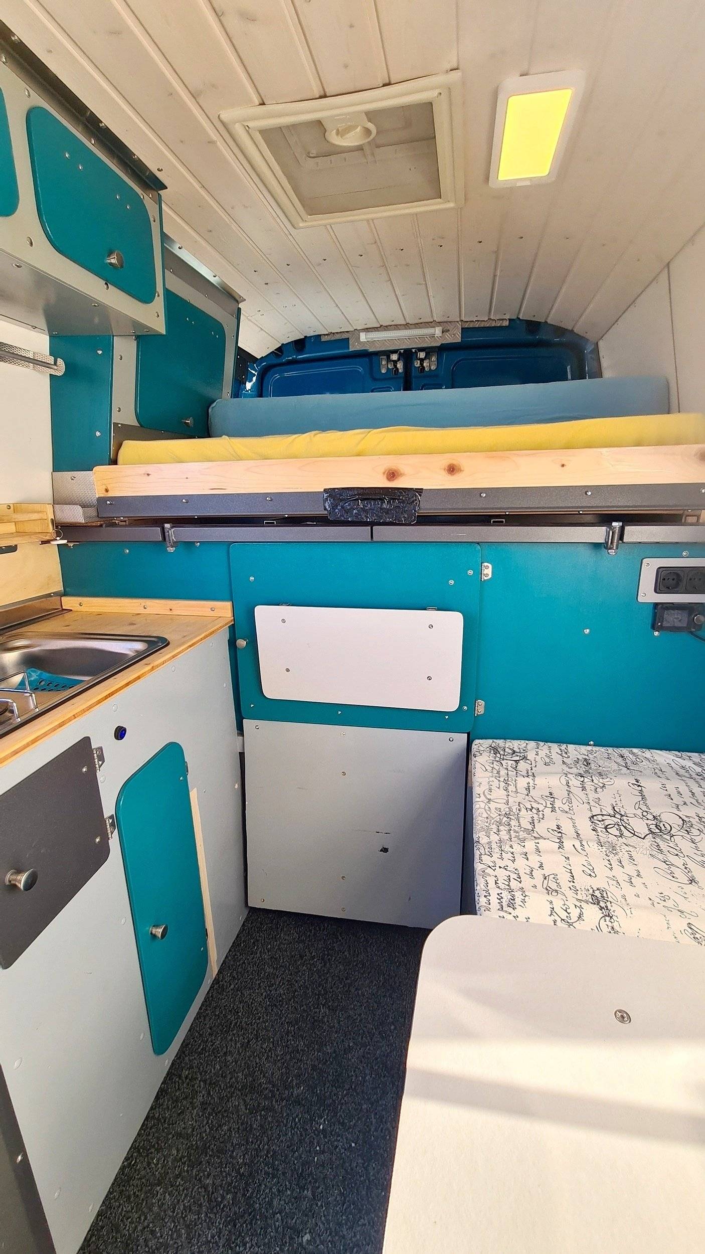 Volkswagen T5 2 l 84 ch