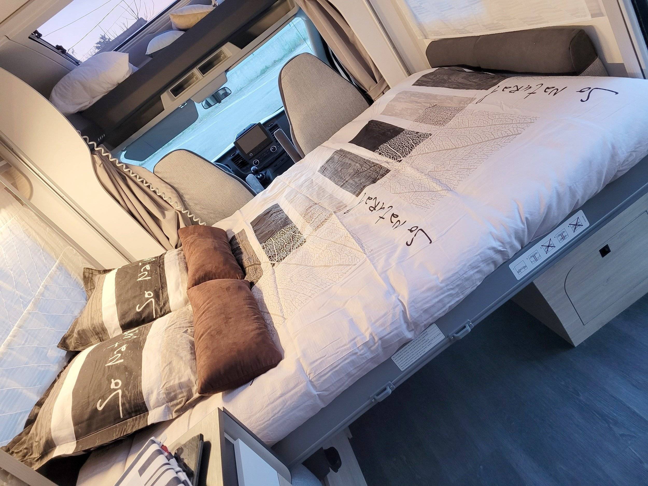 Challenger 380 start edition