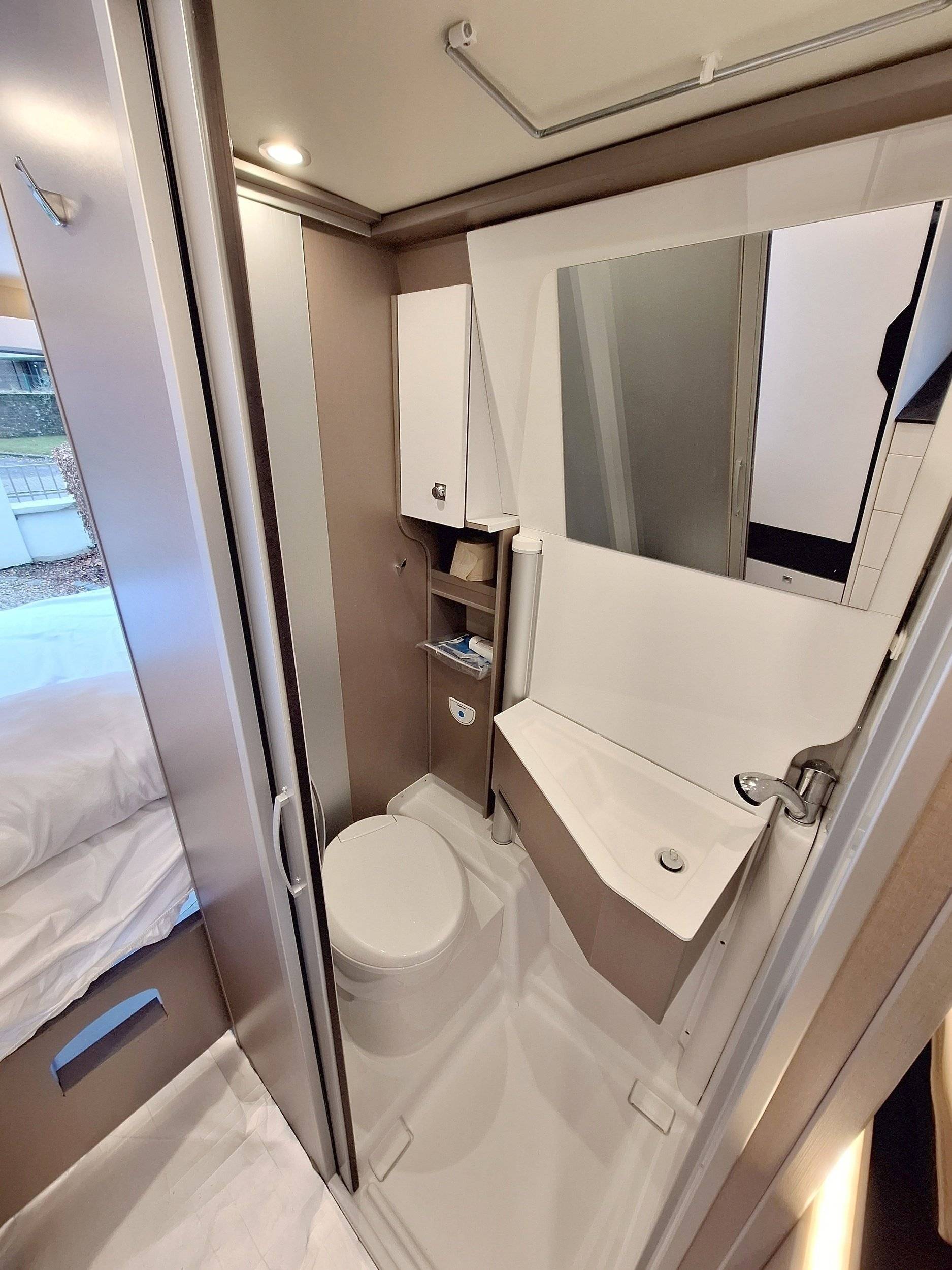 Bürstner ELISEO C642