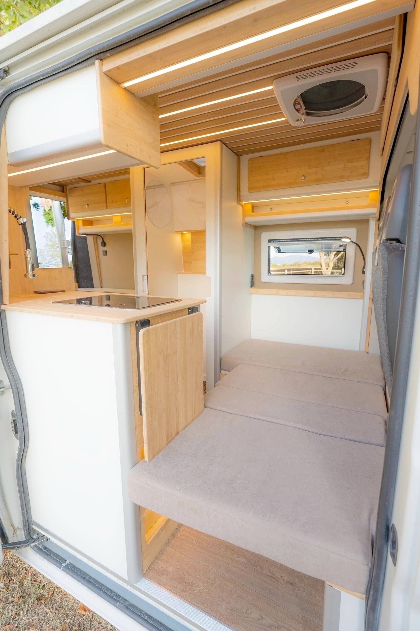Berth Citroën Jumper 2,2 l 120 ch - Yescapa