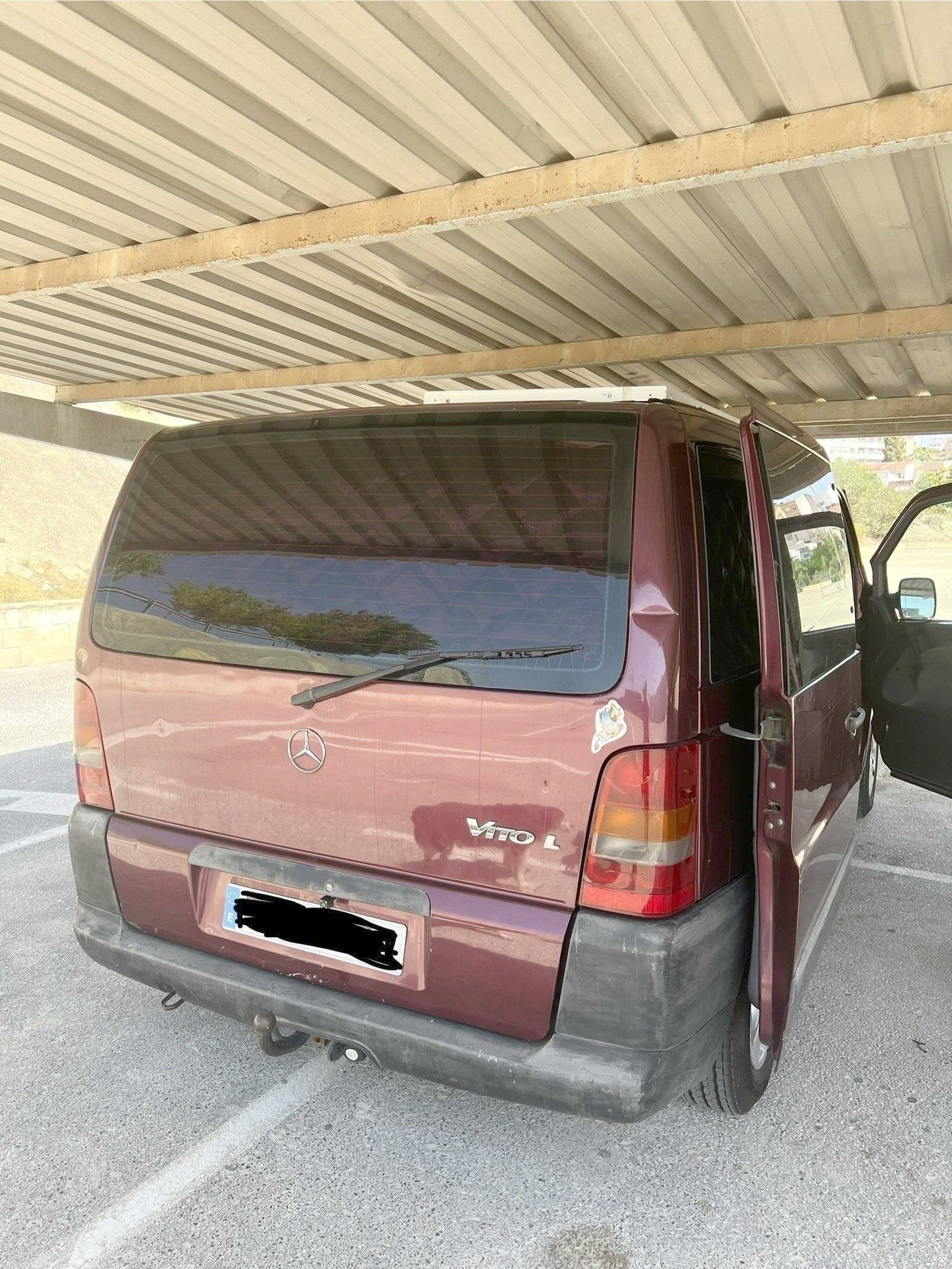 Vista parte trasera del vehículo Mercedes Vito 110 L - Yescapa