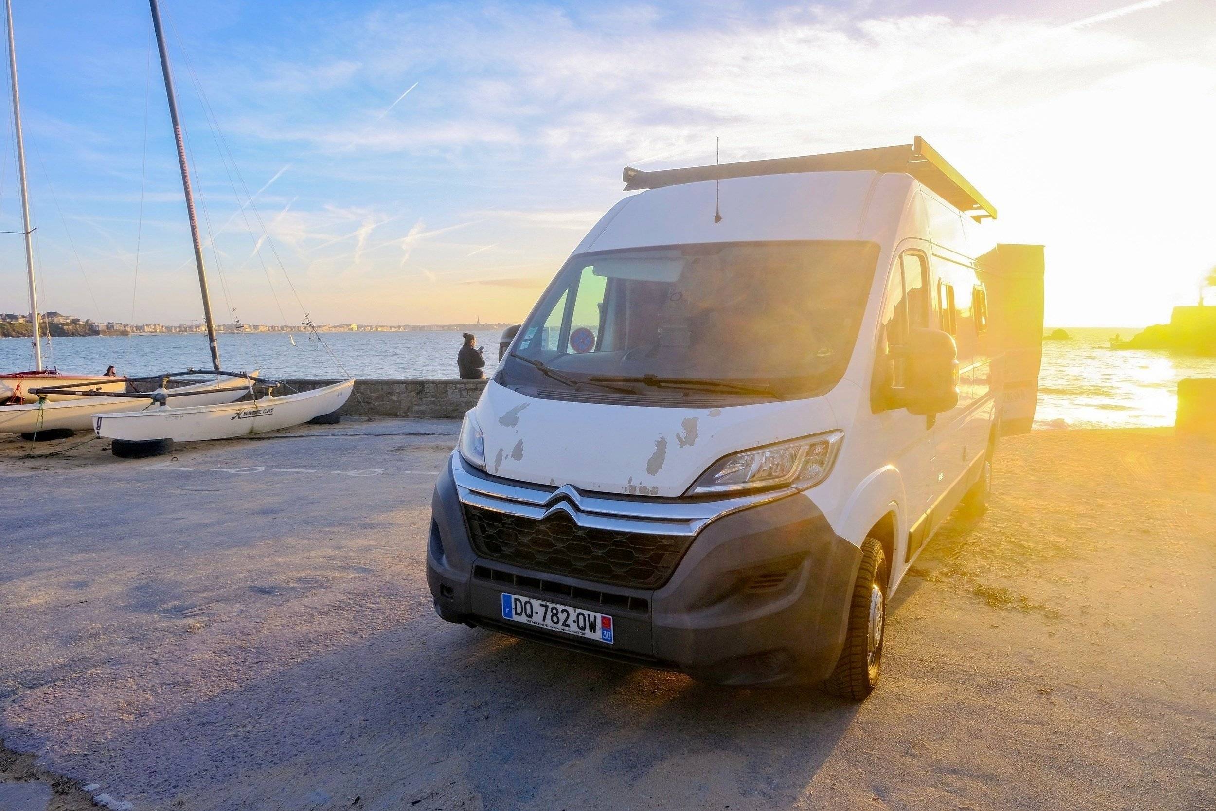 Partez à l'aventure avec notre van 100% autonome 