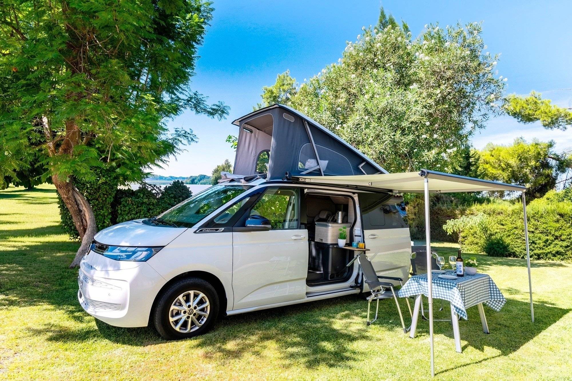Comedor Volkswagen T7 CALIFORNIA OCEAN - Yescapa