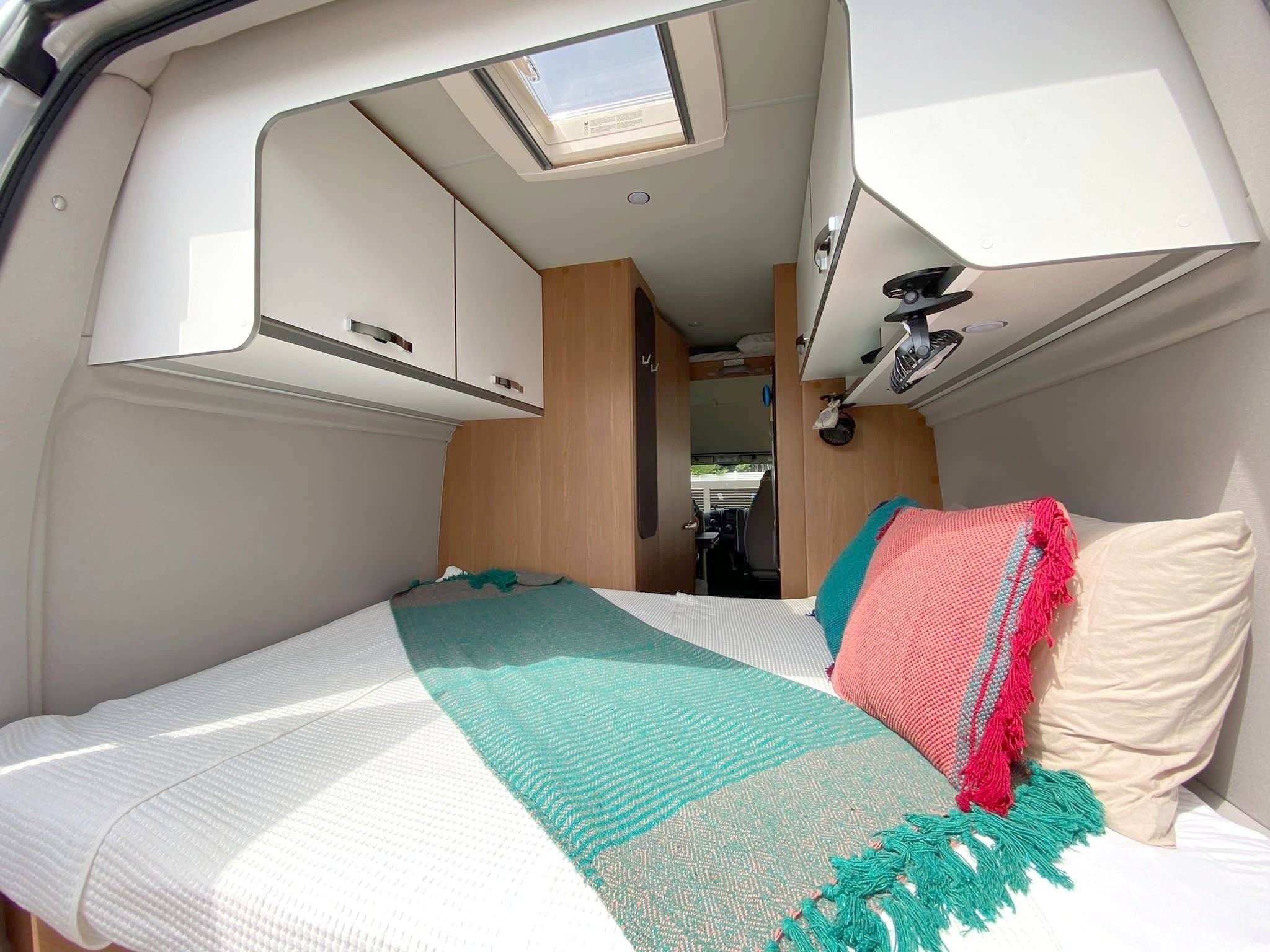 Berth Fiat Fiat Ducato, 2.3 l 140 Multijet, Euro 6d-Temp - Yescapa