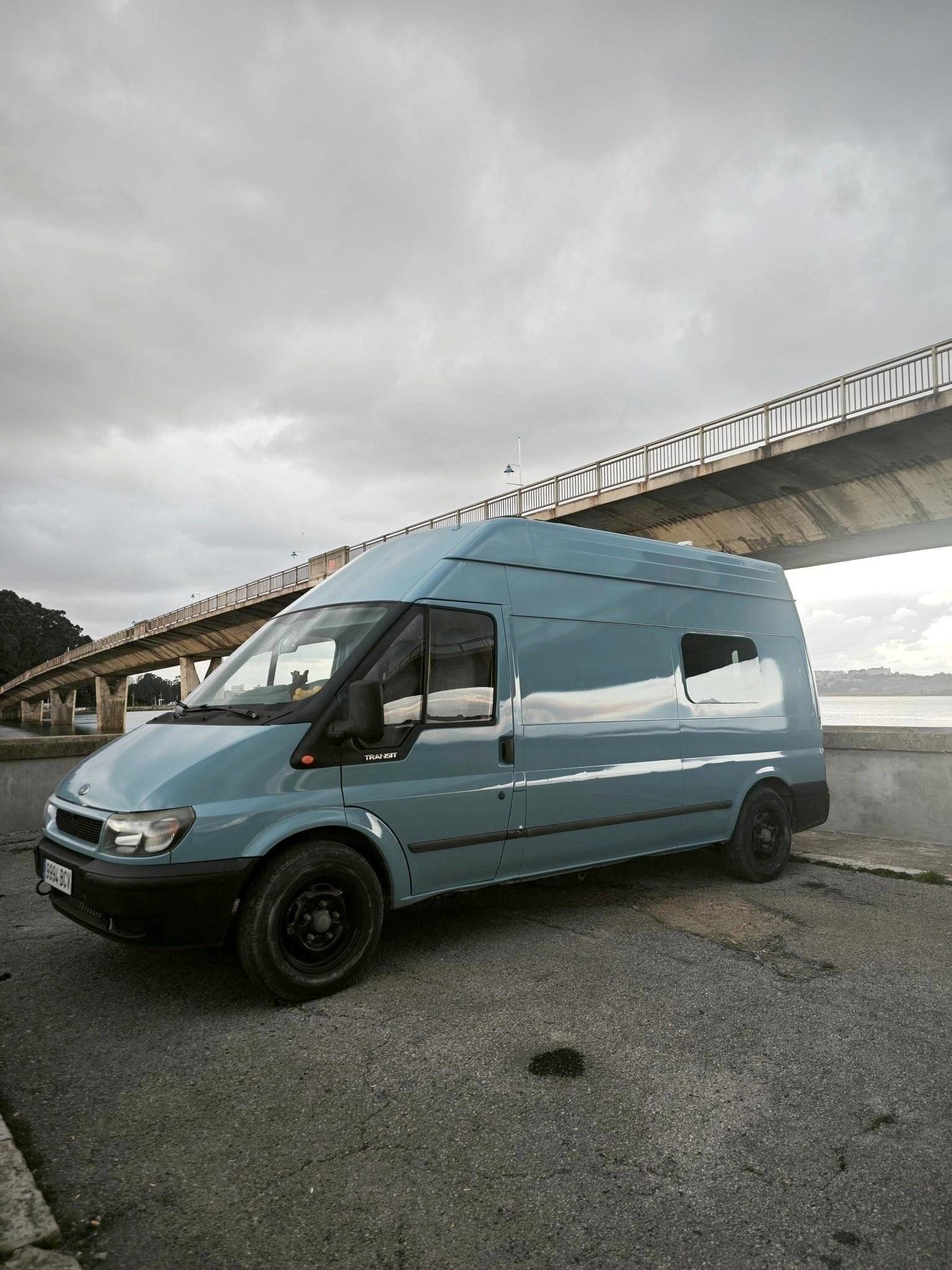 Voorkant 3/4 Ford - Yescapa