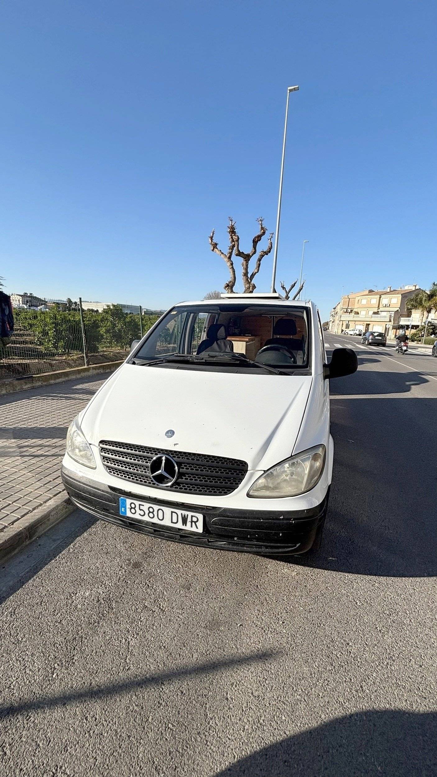 Vista del vehículo ángulo delantero Mercedes Vito - Yescapa