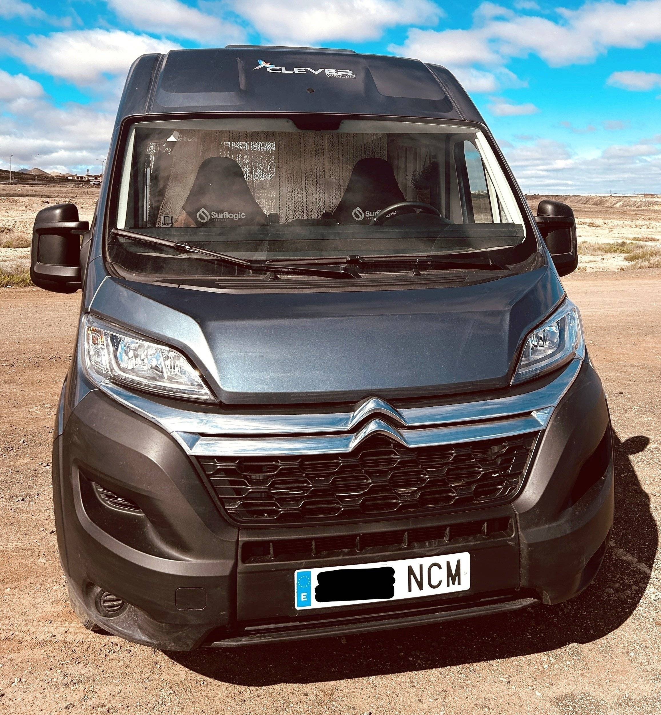 Jumper Desert Island