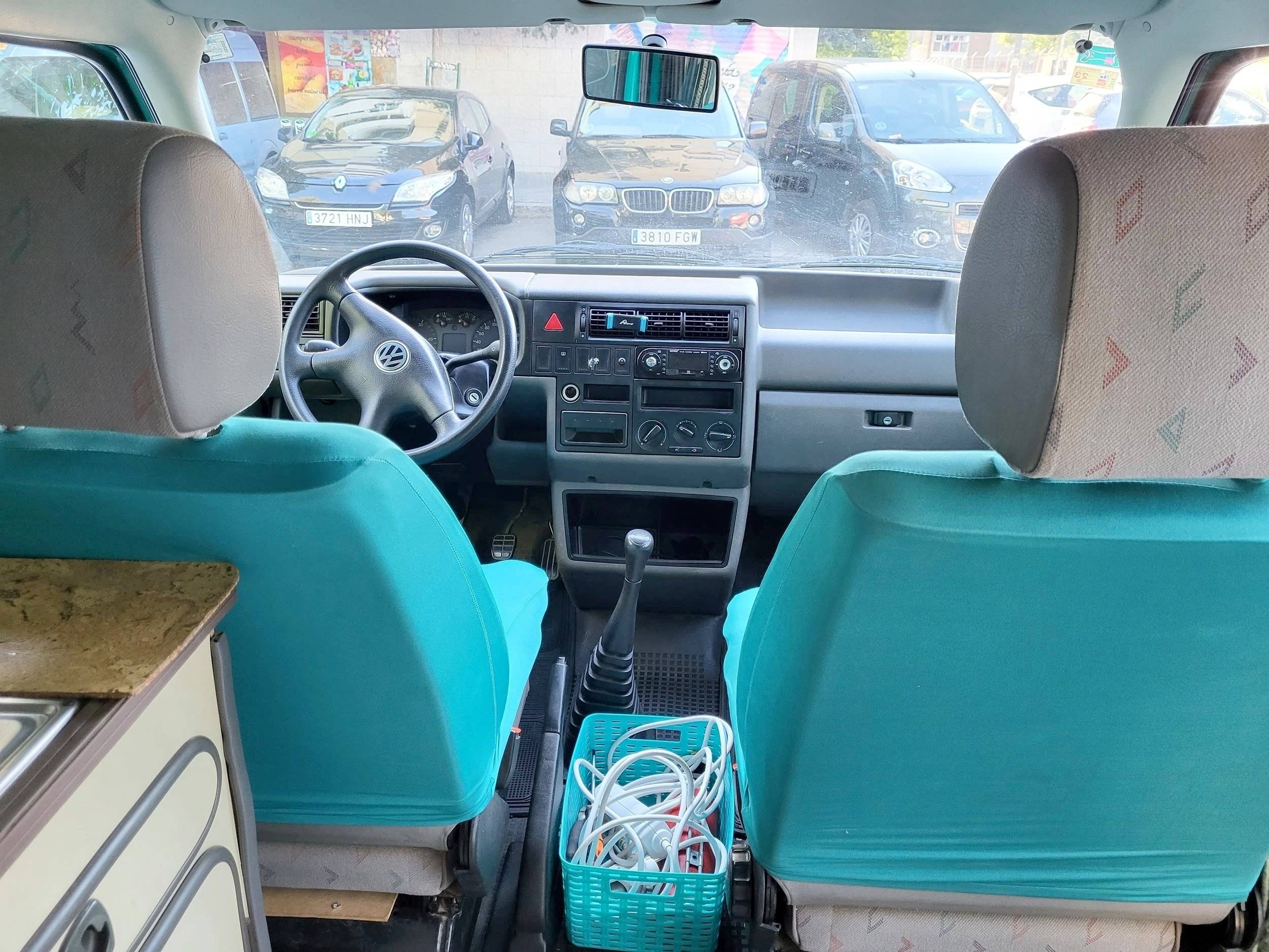 Poste de conduite Volkswagen Multivan t4 TDI - Yescapa