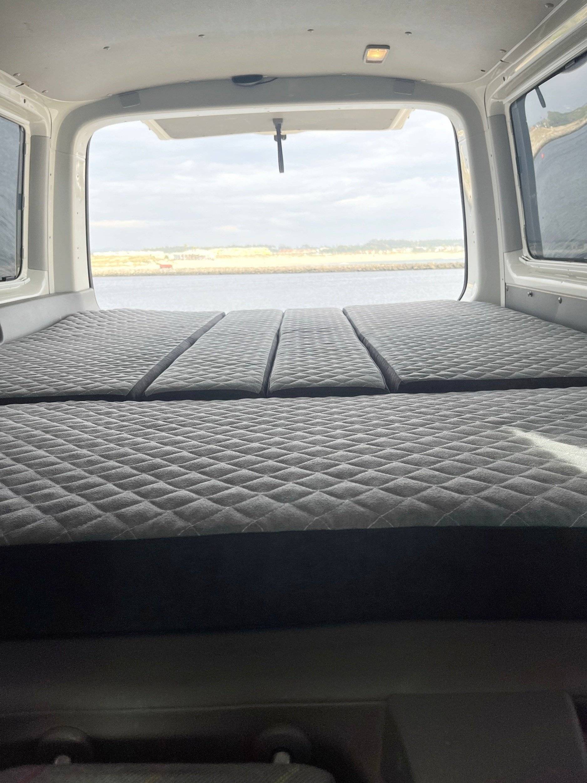 Schlafplätze Volkswagen Transporter 1.9 TDI - Yescapa