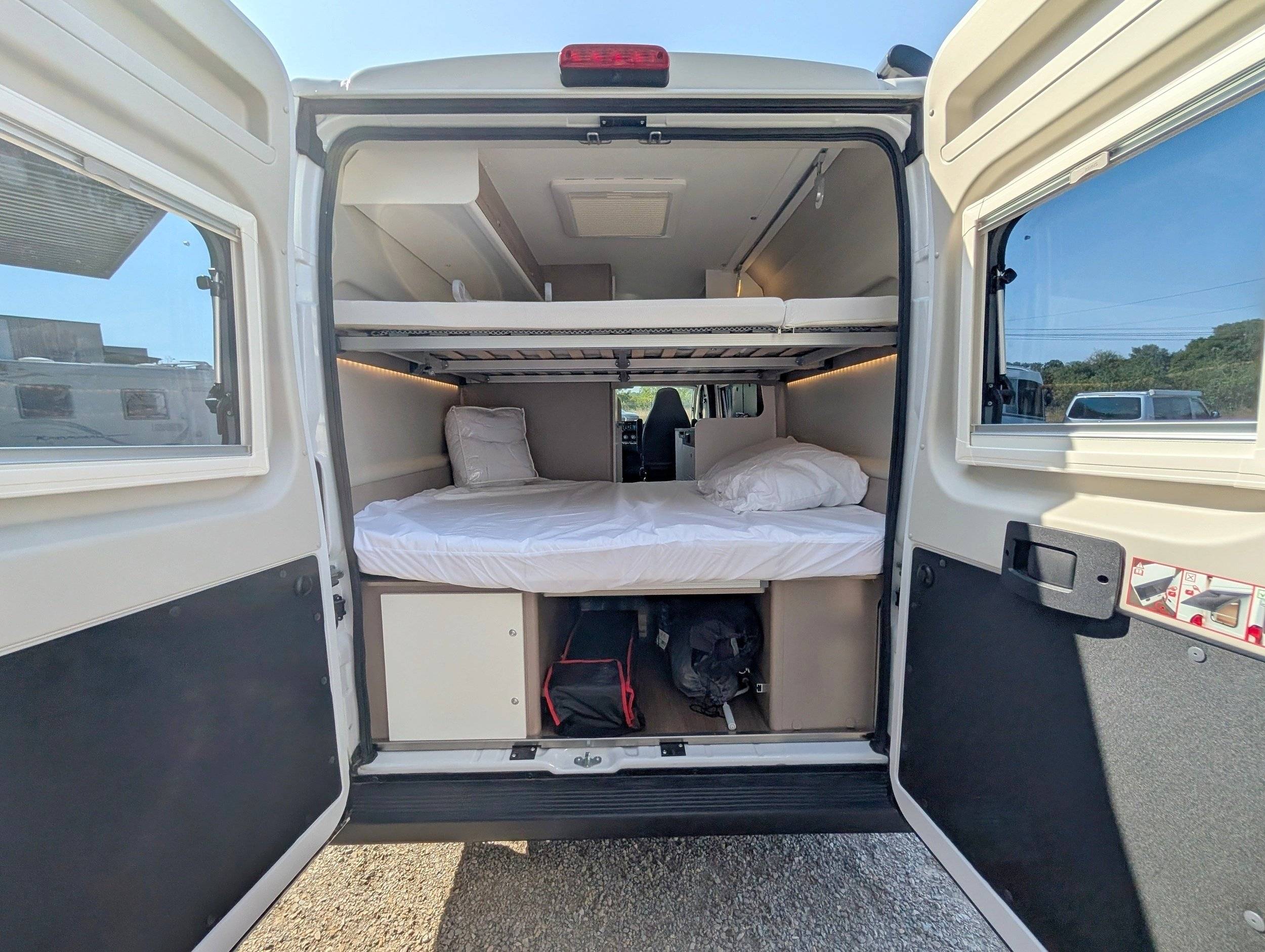 Couchages Fiat Fiat Ducato 140 CV - Yescapa