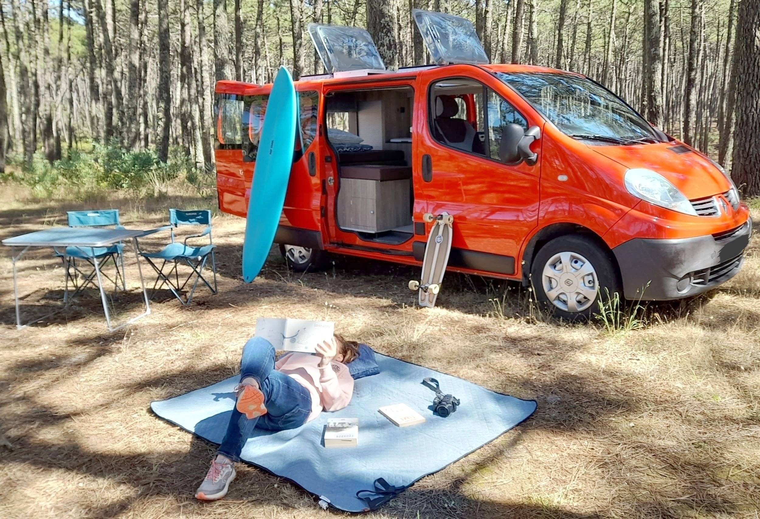 Voorkant 3/4 Renault Trafic 2,0 l dCi 90ch. - Yescapa
