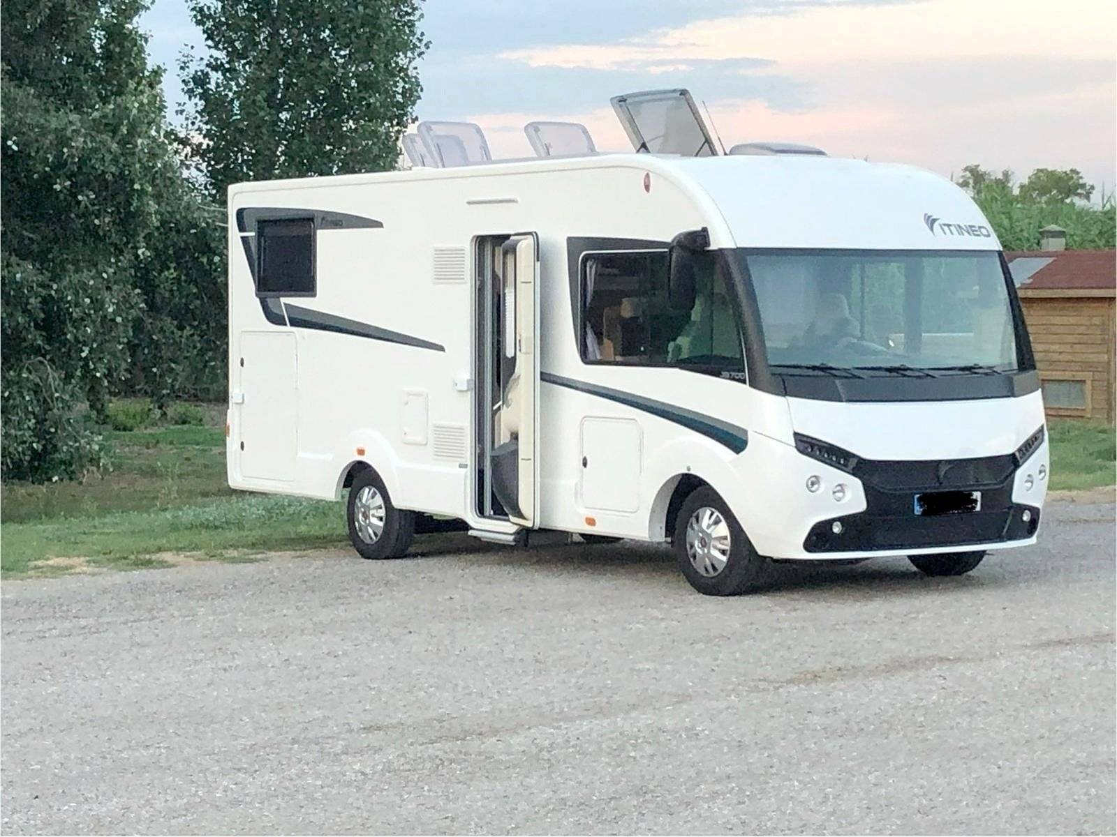Vista de 3/4 Fiat Fiat Ducato 2.3 160cv - Yescapa