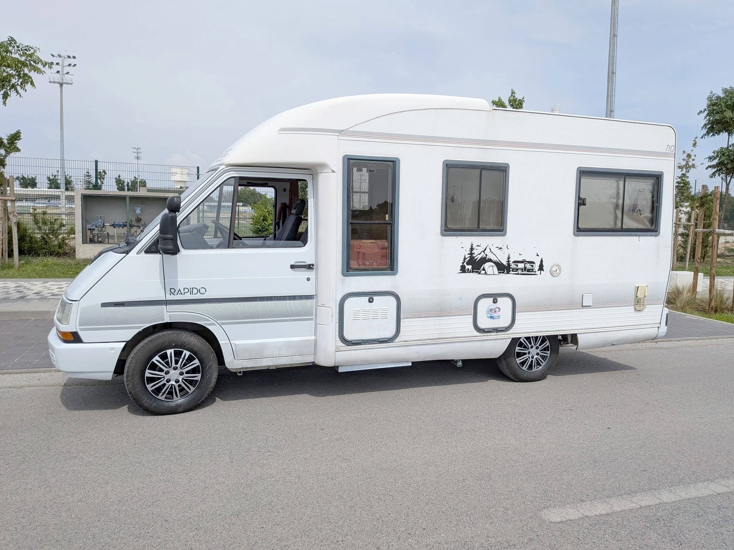 Rapido Renault trafic  