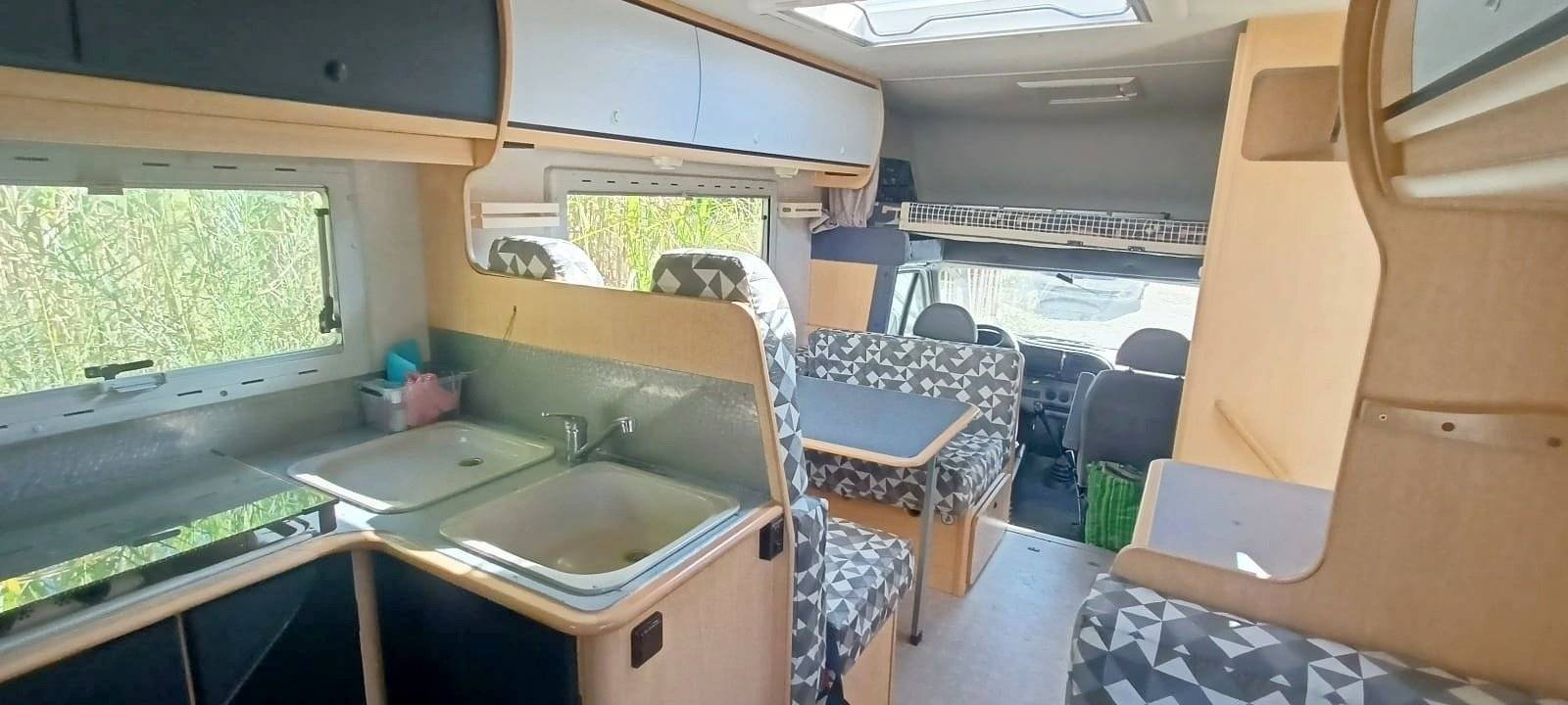 Kochnische Ford Transit 2,0 l 115 ch - Yescapa