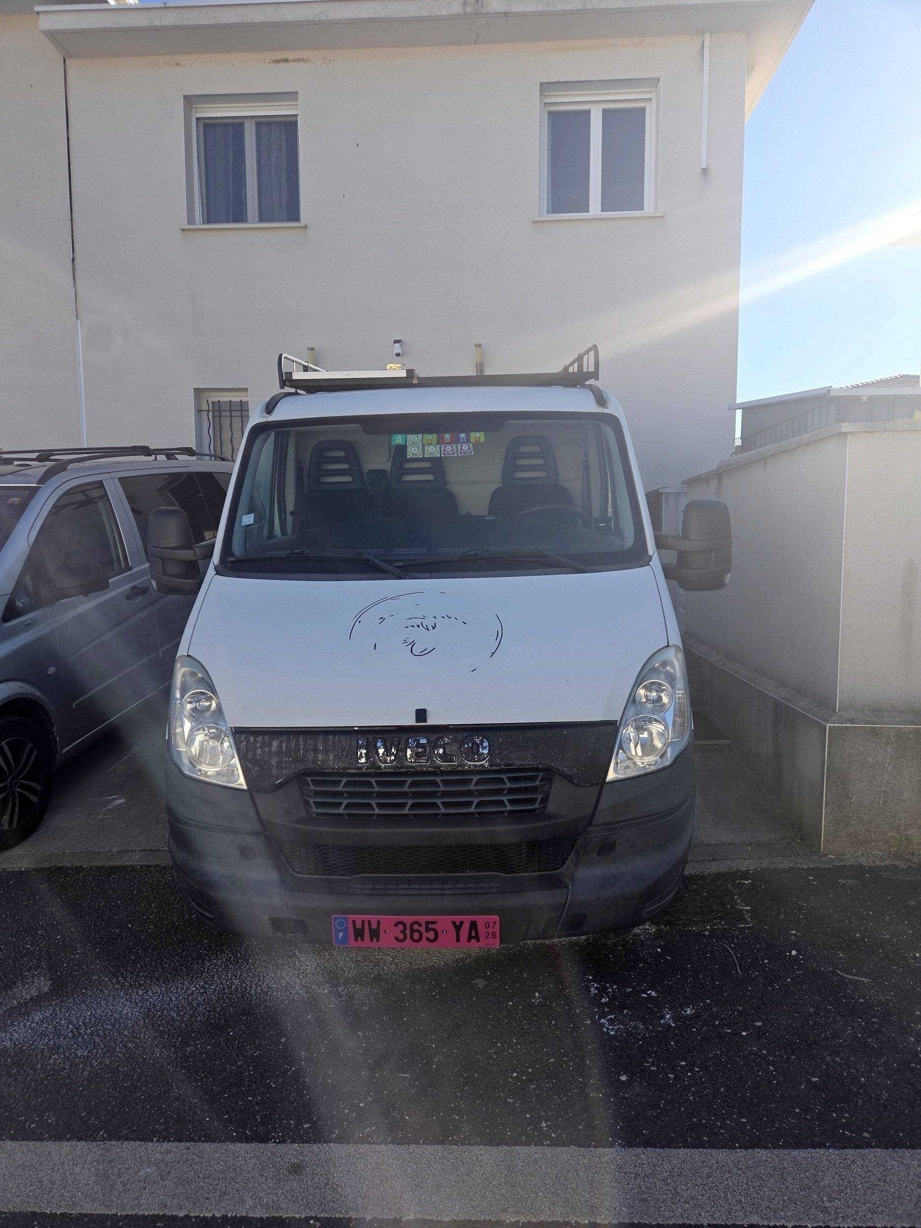 Vue avant de 3/4  - Yescapa