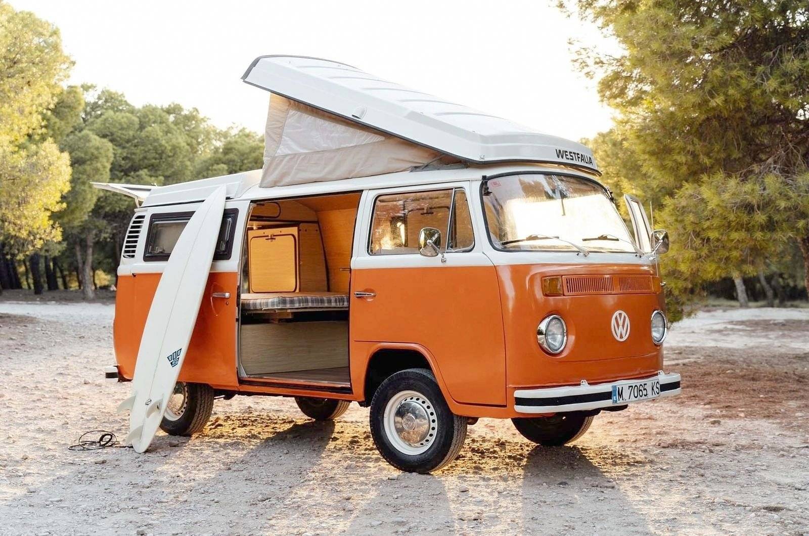 Location Camper  Barcelona - Volkswagen Kombi T2 Westfalia