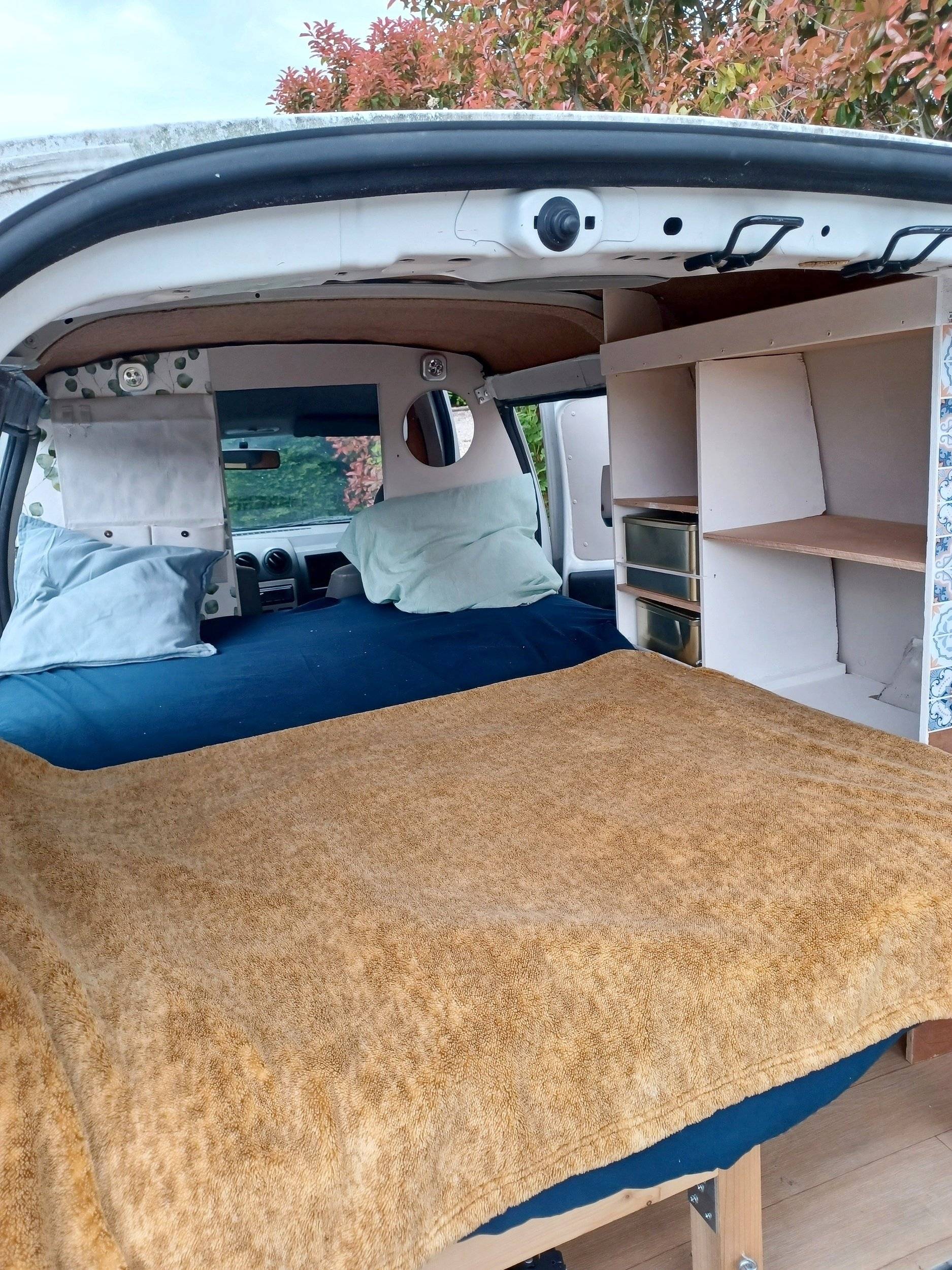 Location de camping car a Grenoble et aux alentours Goboony