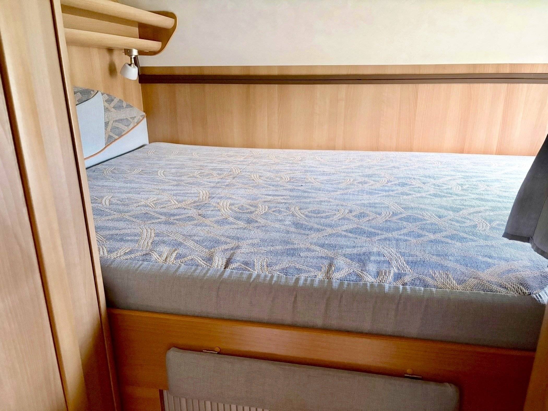 Couchages Fiat Ducato 2,2 l JTD 100 ch. - Yescapa