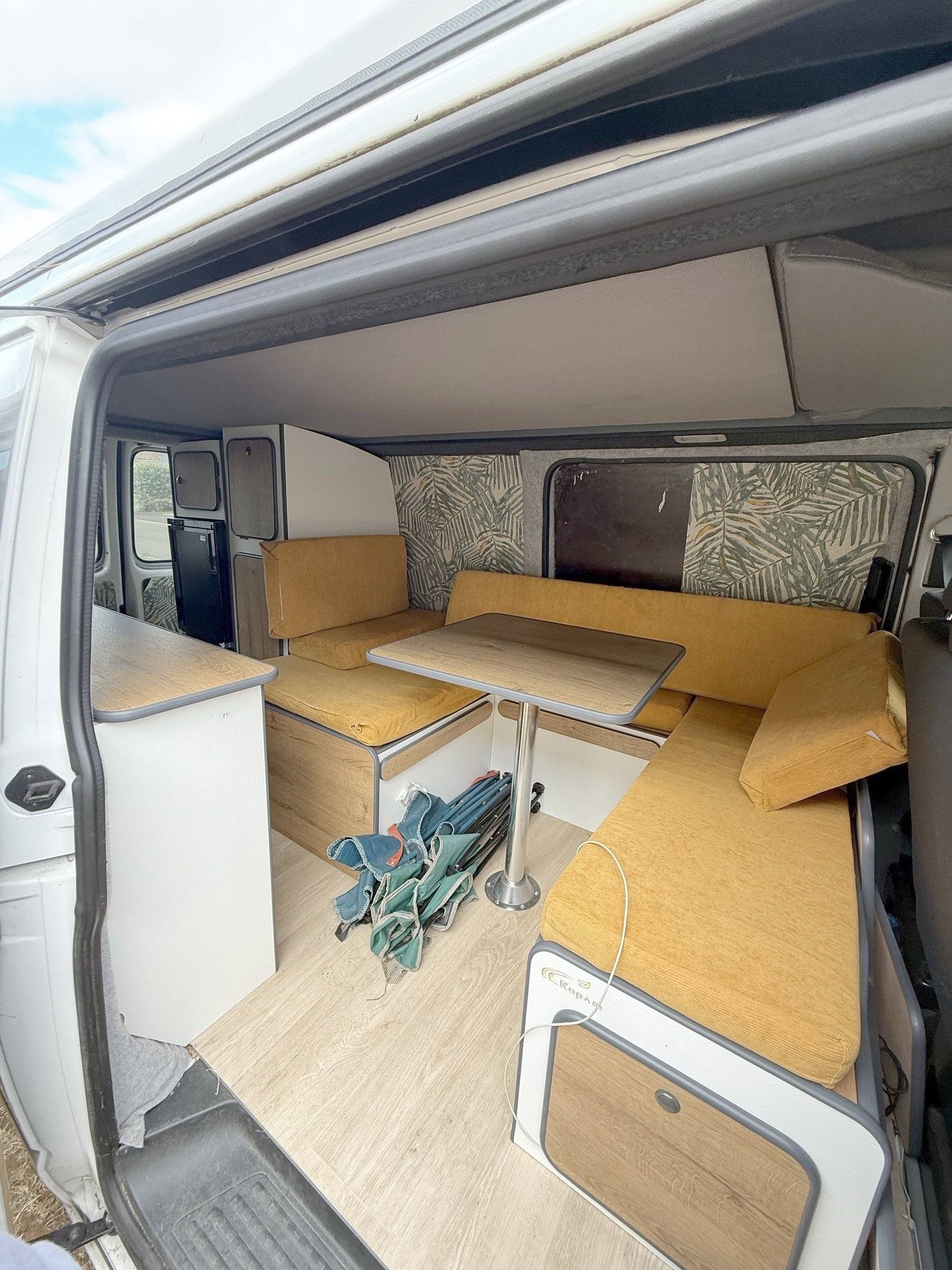 Coin repas Volkswagen T6 2,0 l 120 ch - Yescapa