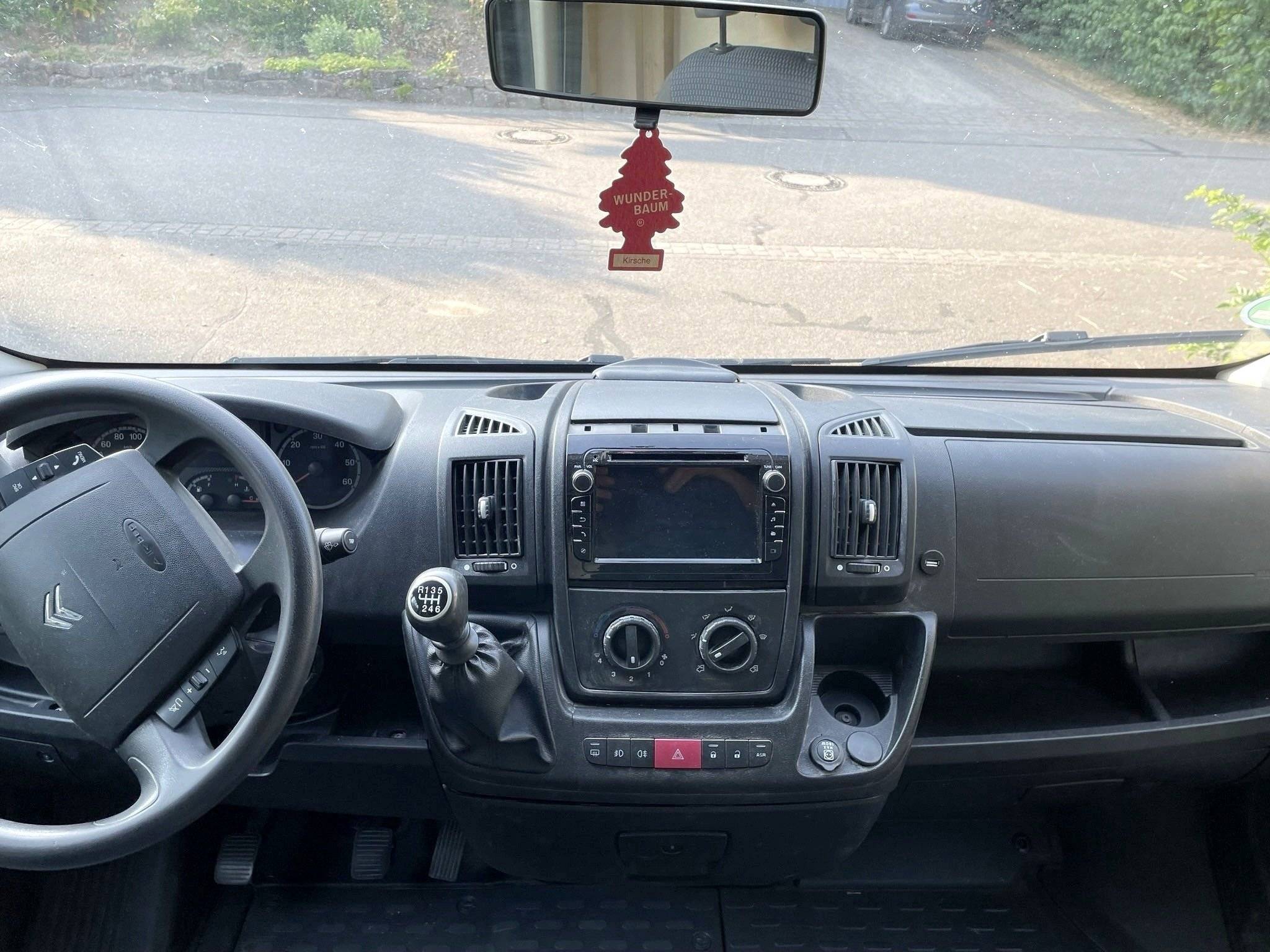 Sunlight Citroën jumper