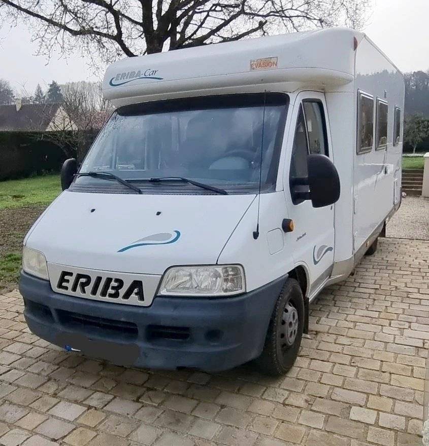 schräge Vorderansicht Citroën Jumper 2,8 HDI 127 cv - Yescapa