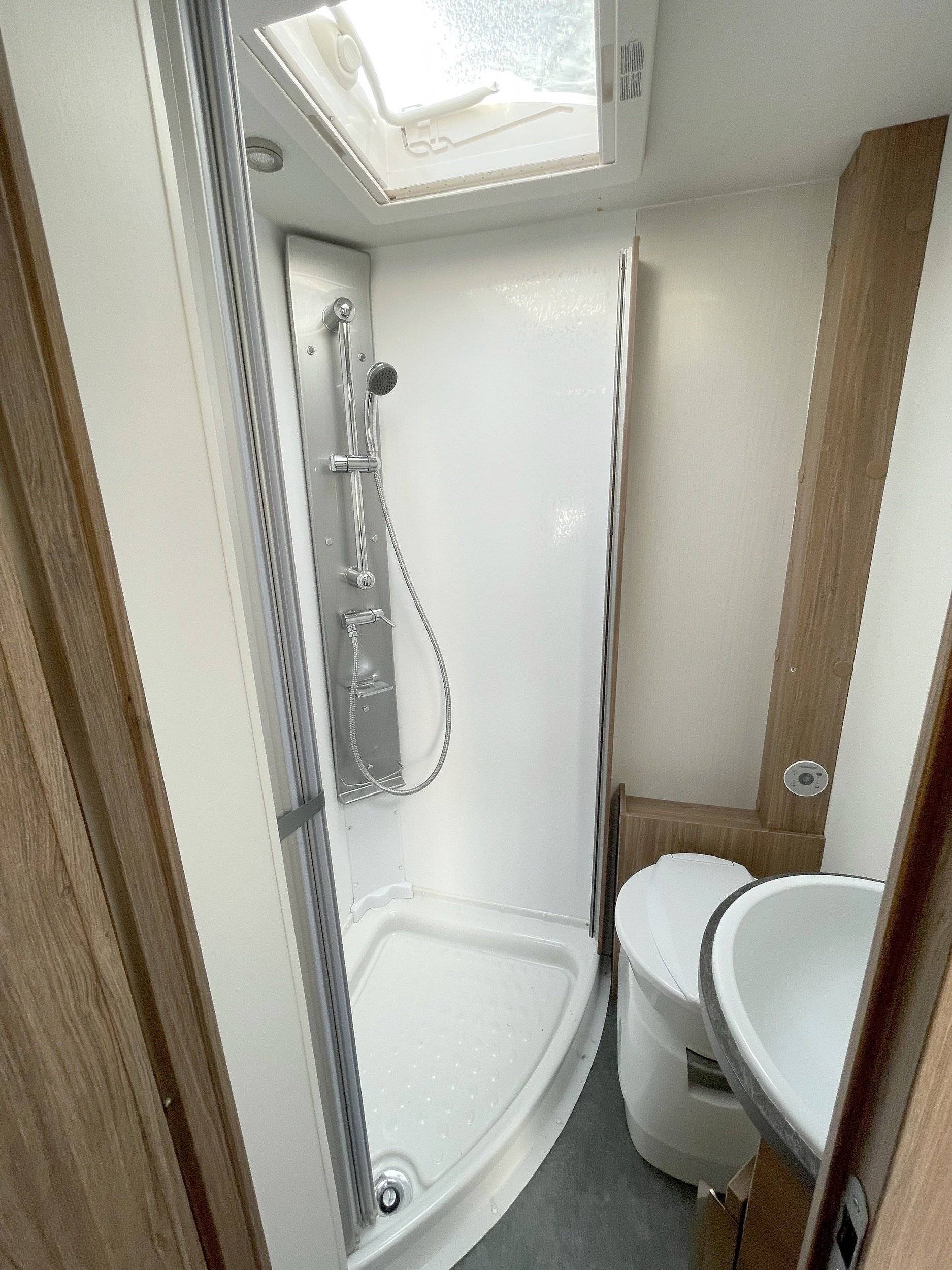 Pilote P696 Essentiel