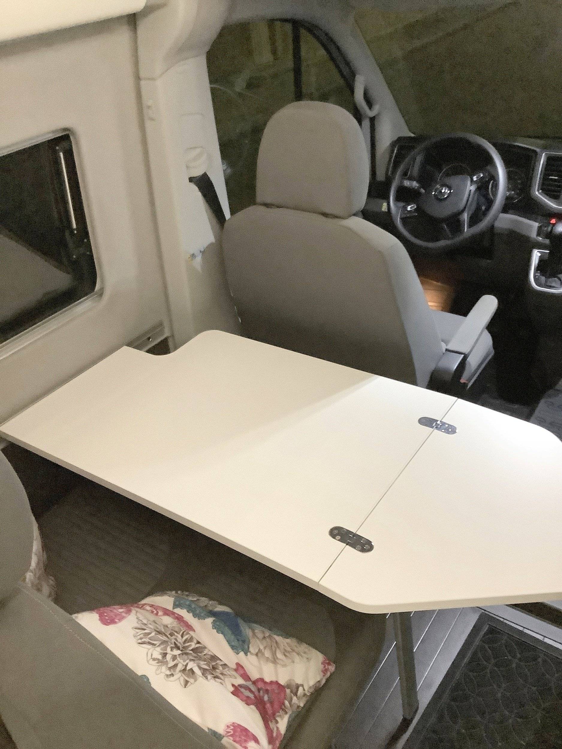 Menjador Volkswagen Crafter - Yescapa
