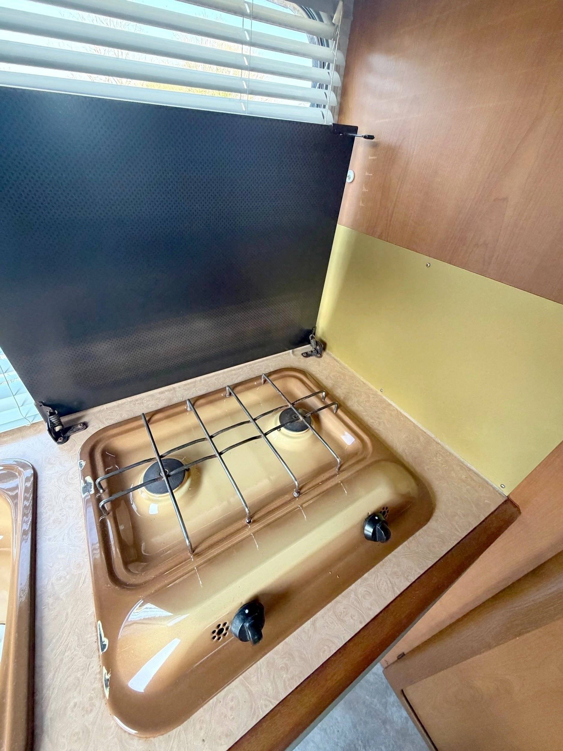 Coin cuisine Ford 2.5 TD - Yescapa