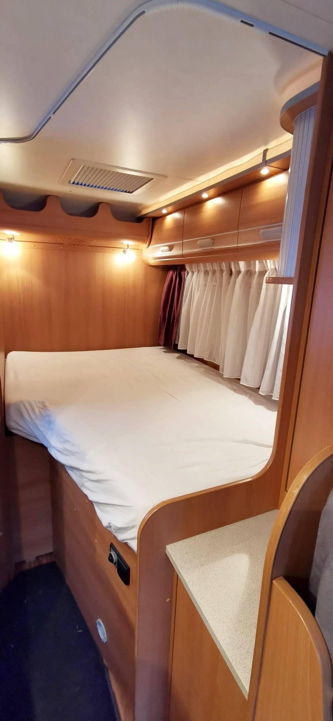 Slaapplaatsen Fiat 2,3 l 130 ch - Yescapa