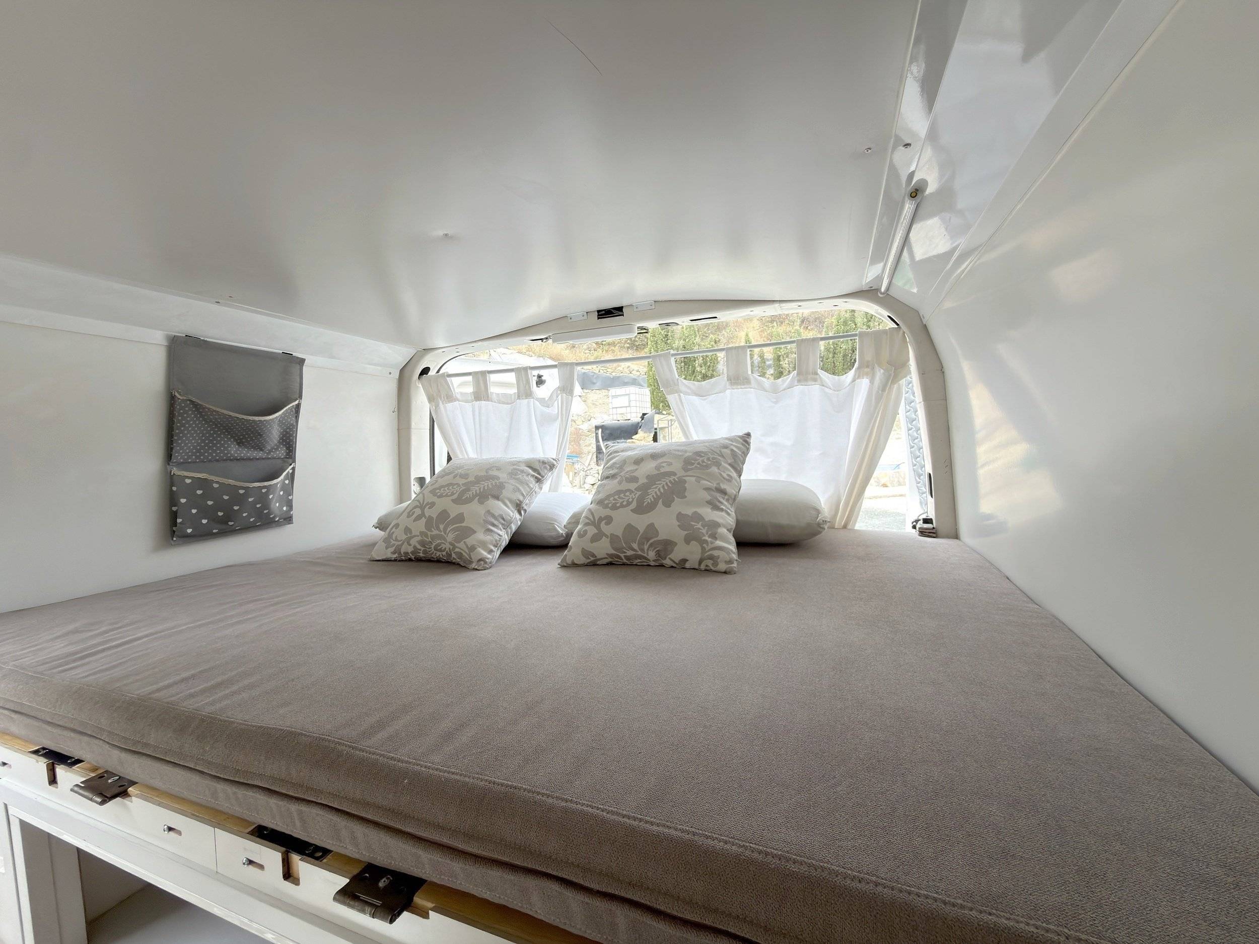 Plazas en cama Renault Máster 2.5 - Yescapa