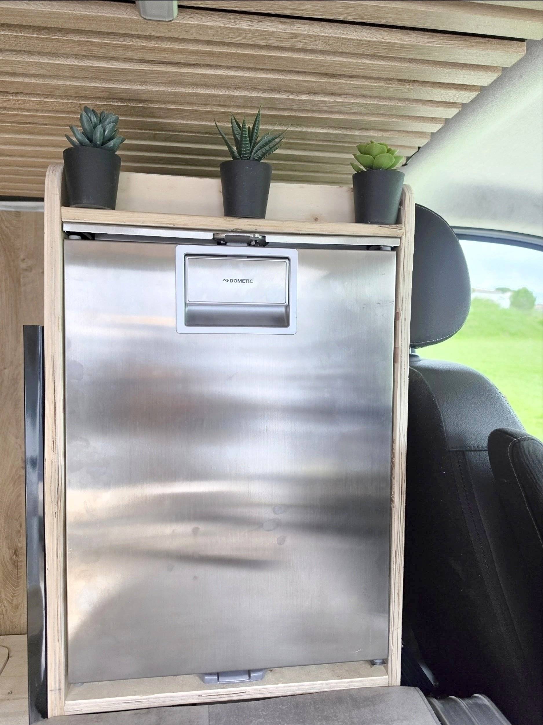 Kitchenette Nissan Primastar - Yescapa