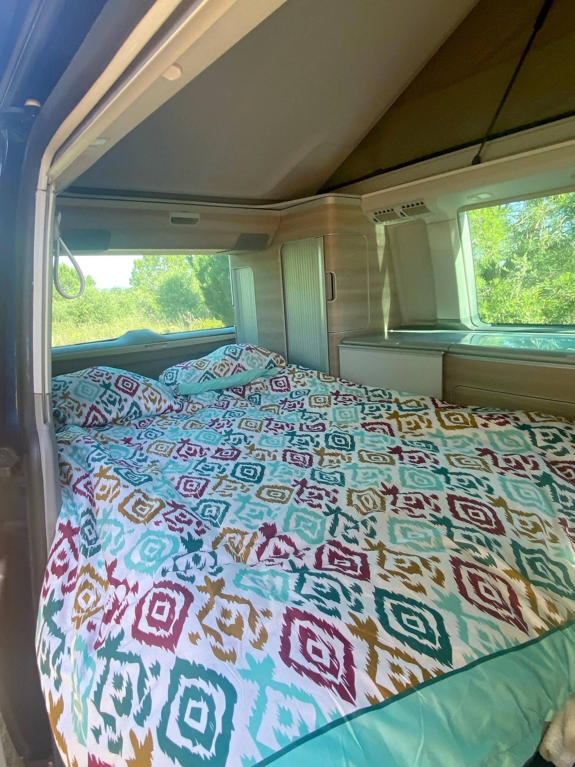 Couchages Volkswagen T5 2,0 l 180 ch - Yescapa