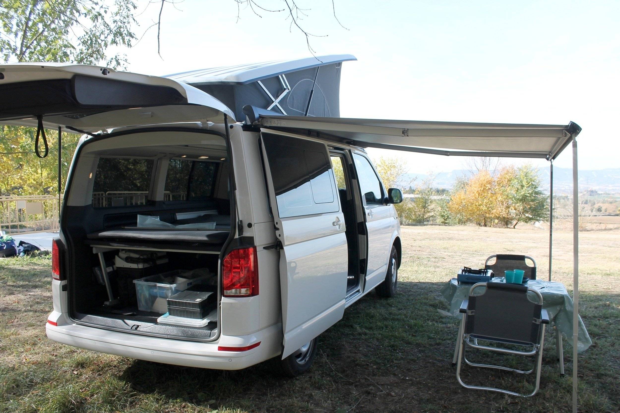 Rear view Volkswagen Volkswagen T6.1 California Coast 150 DSG - Yescapa