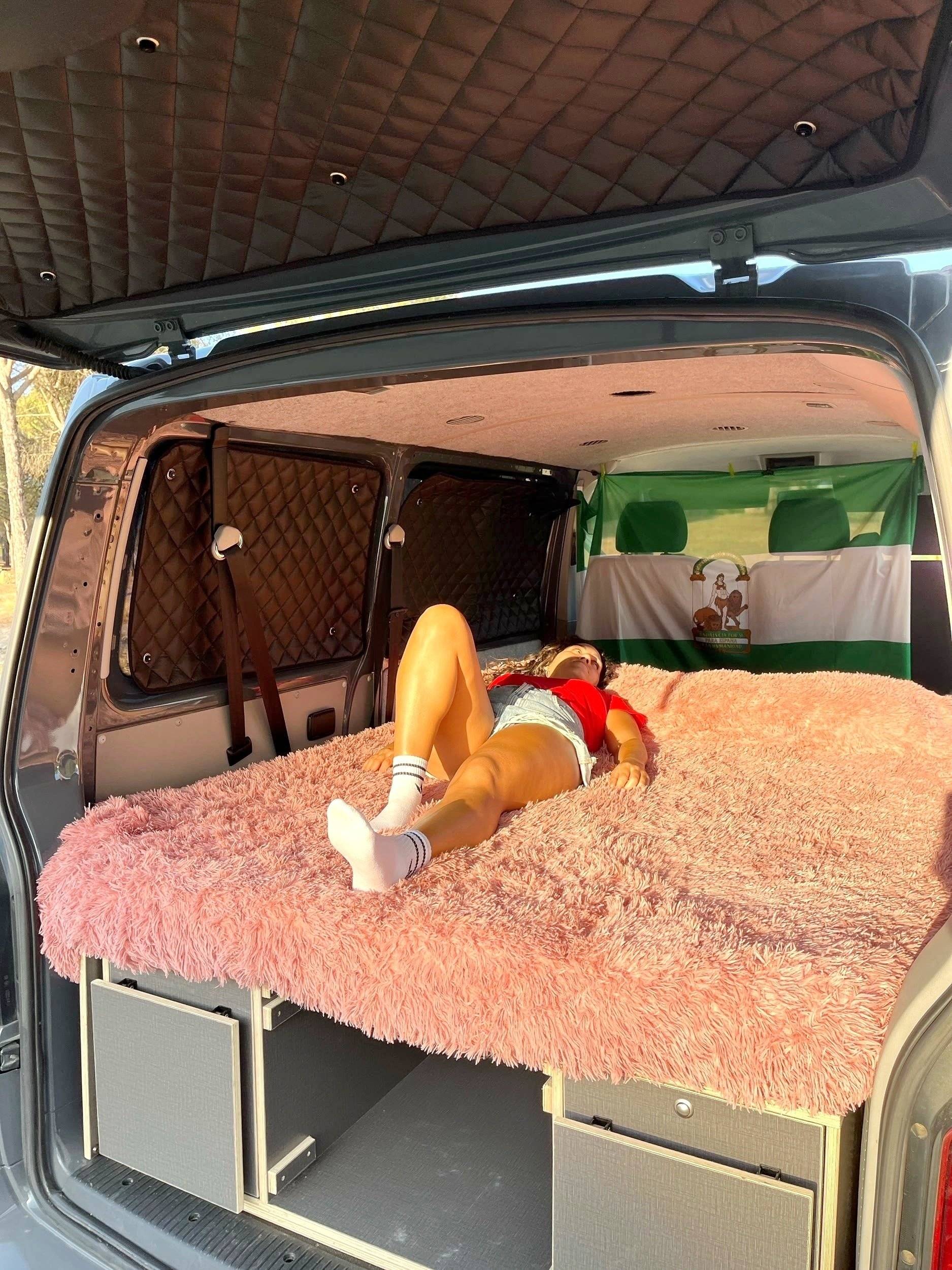 Couchages Volkswagen Transporter T6 - Yescapa