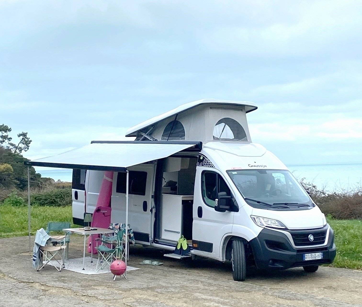Vue avant de 3/4 Fiat Ducato - Yescapa