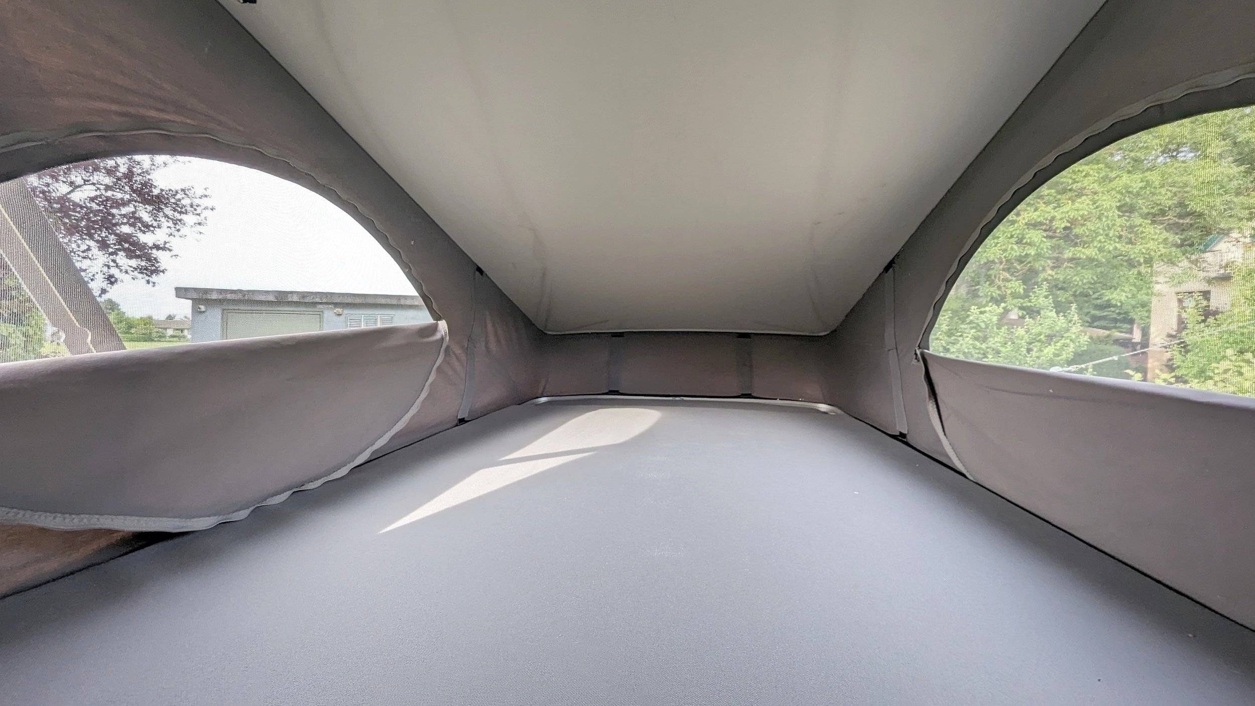 Slaapplaatsen Volkswagen VOLKSWAGEN CALIFORNIA - Yescapa