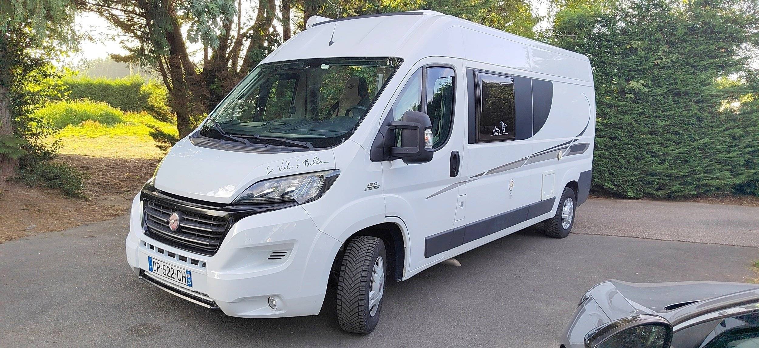 Front view from 3/4 Fiat - Yescapa