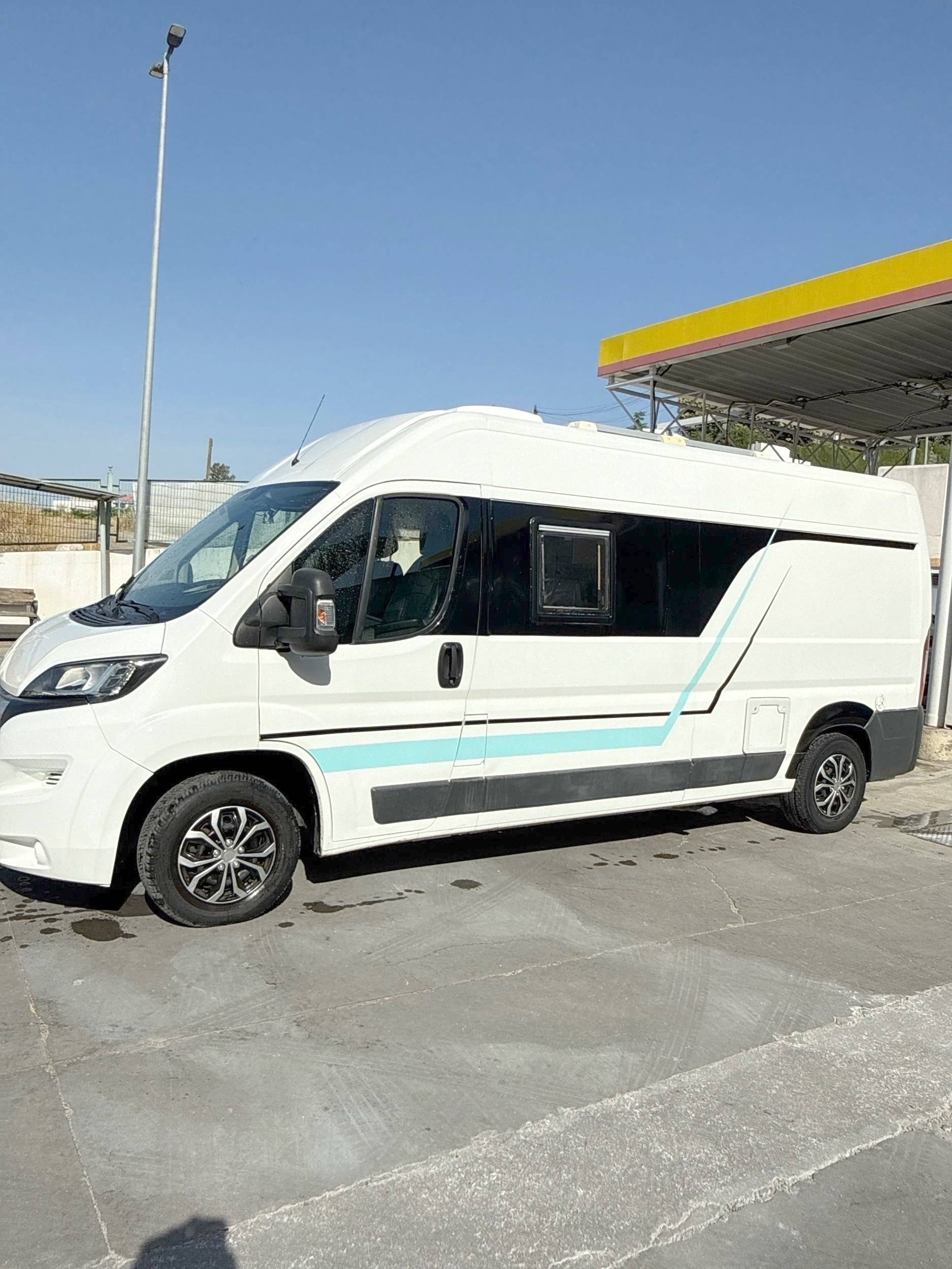Peugeot Boxer 2,2 l hdi 130 ch