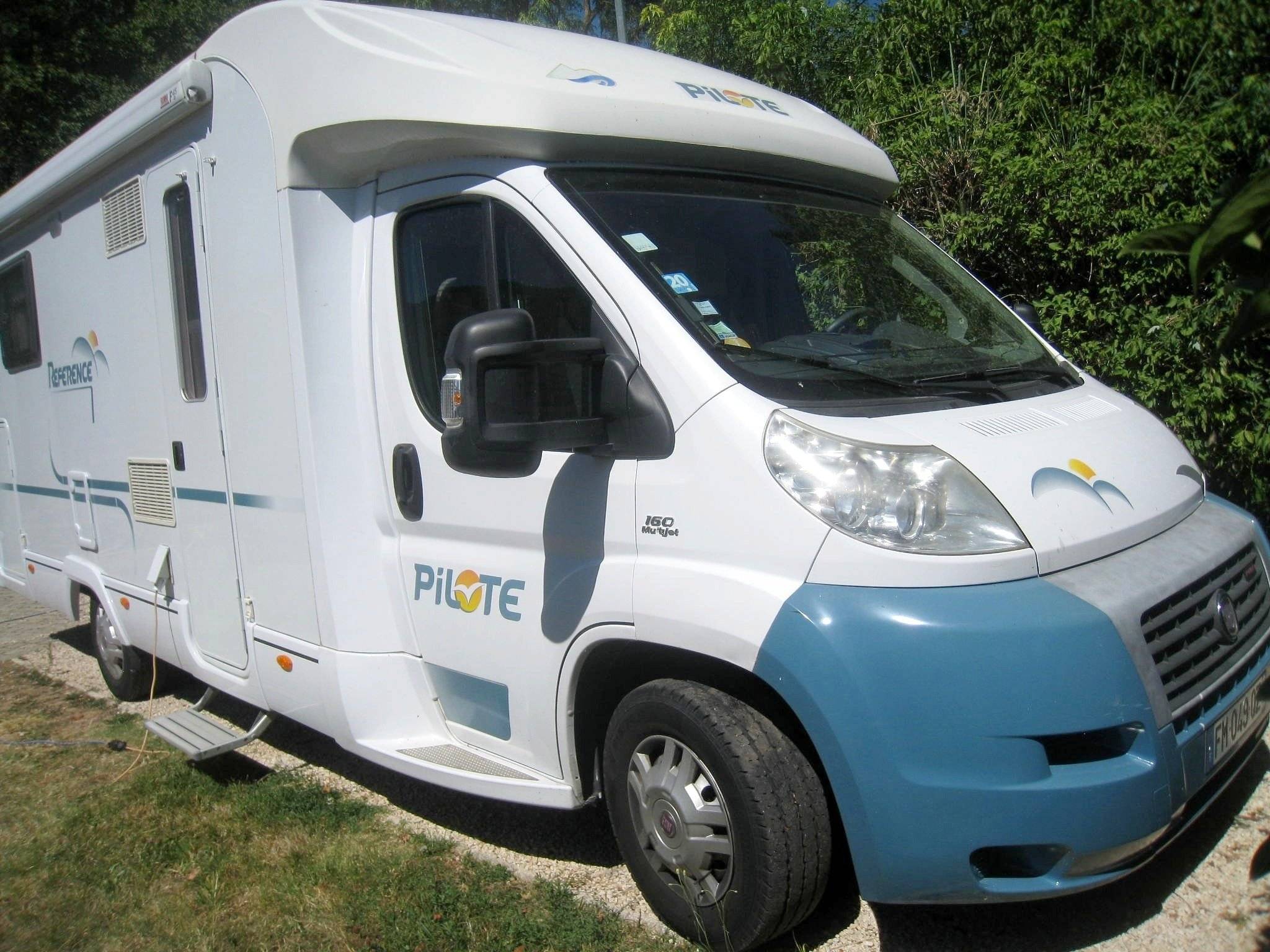 Vue avant de 3/4 Fiat - Yescapa