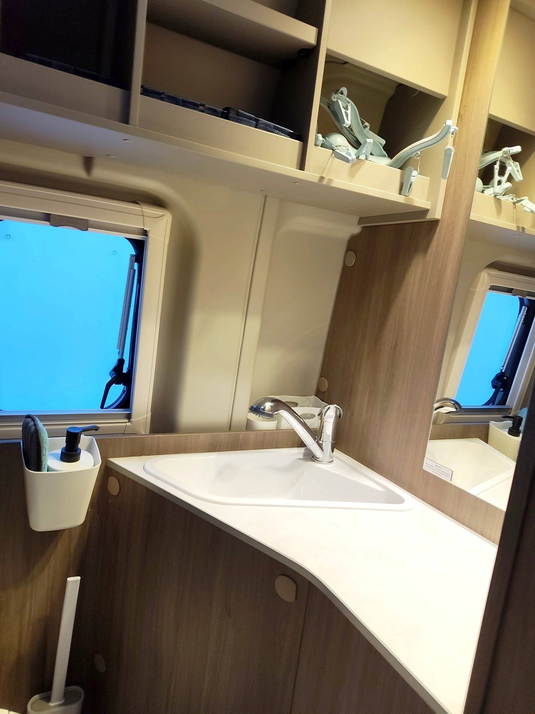 Carado Peugeot boxer