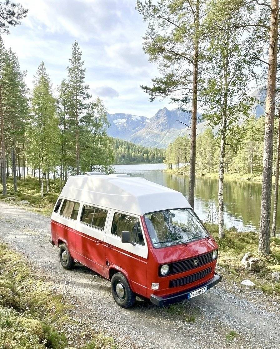 Front view from 3/4 Volkswagen T3 1.6D - Yescapa
